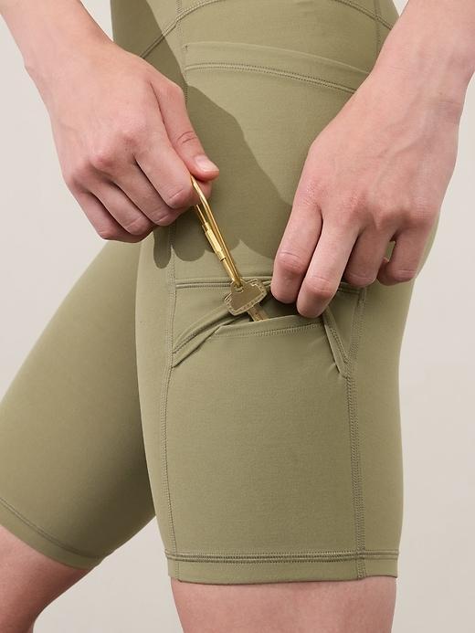 Salutation Stash Cargo 9" Short Product Image