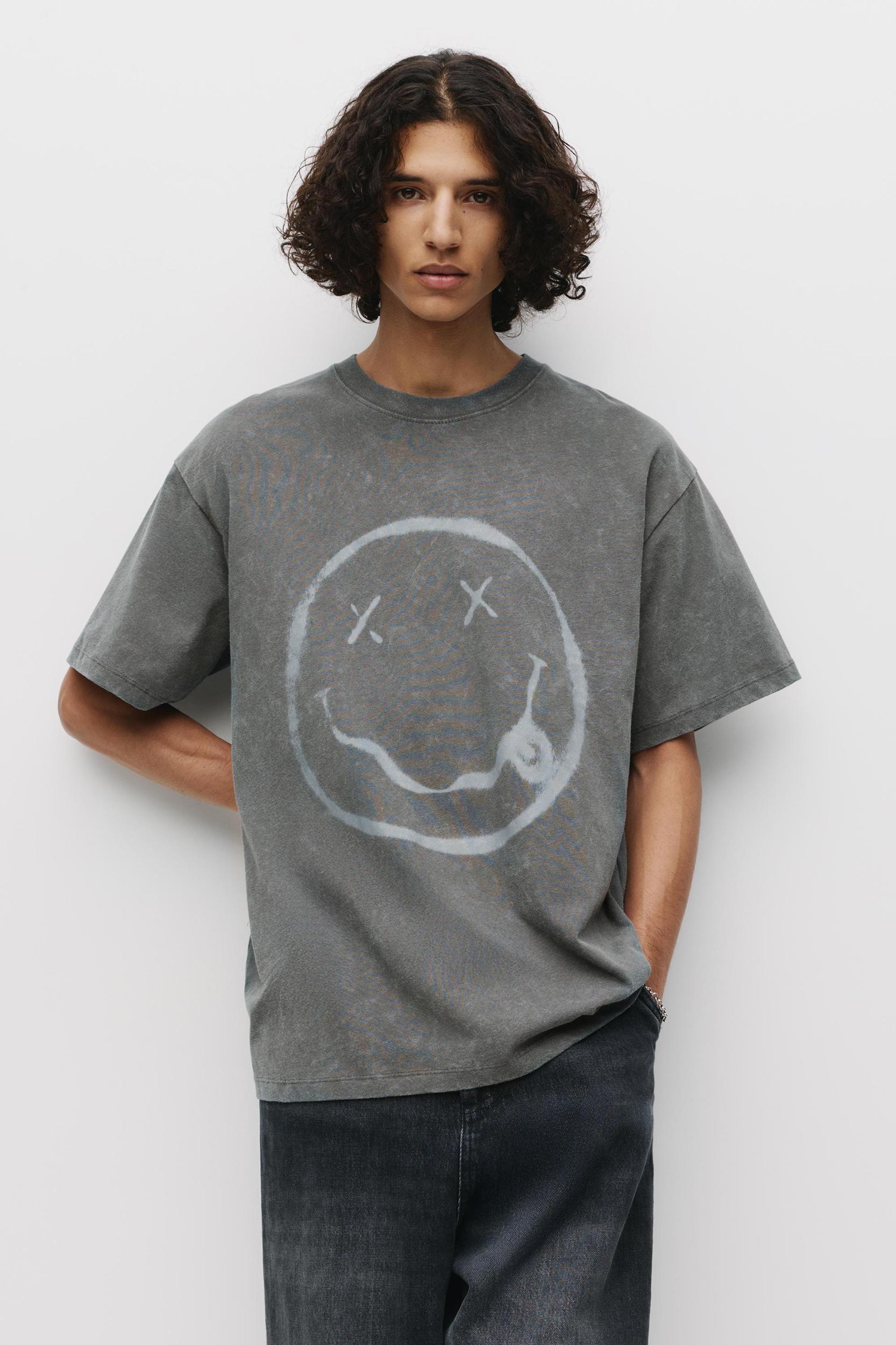 Nirvana Smiley T-shirt Product Image
