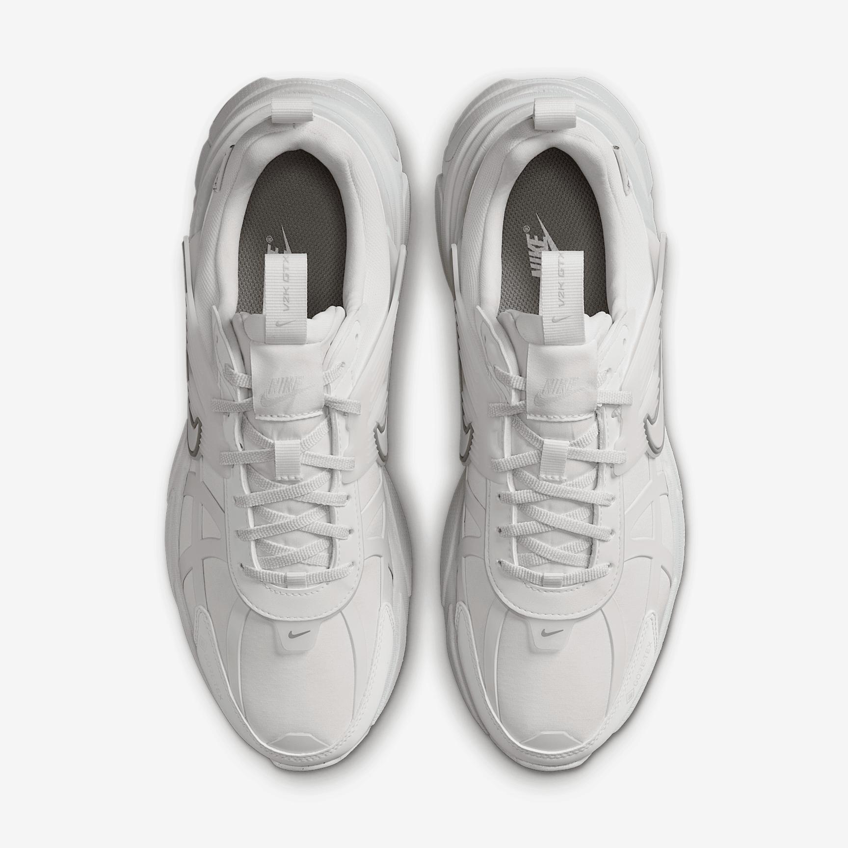 Nike Women's V2K Run GORE-TEX Waterproof Shoes Product Image
