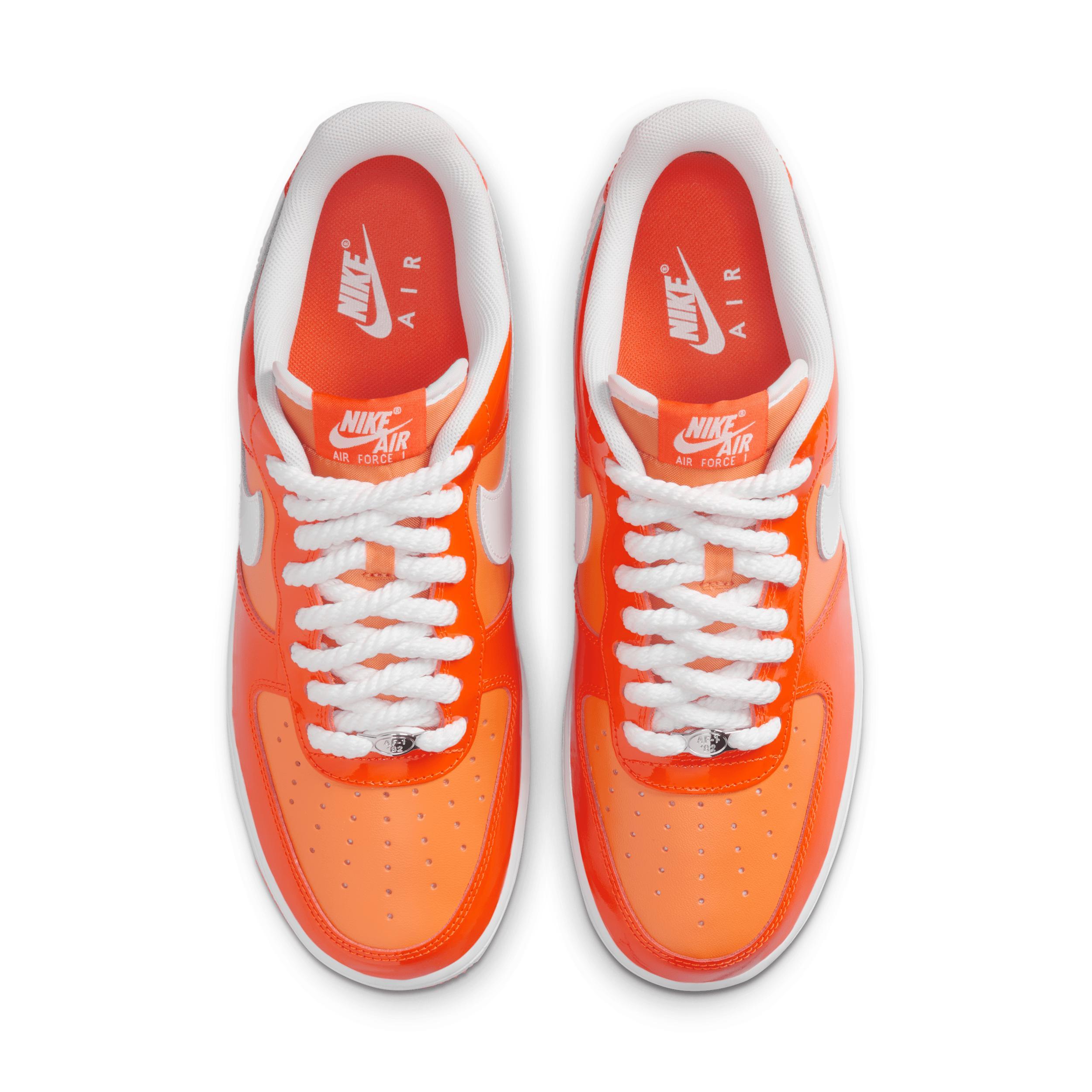 Nike Men's Air Force 1 '07 LV8 Shoes Product Image