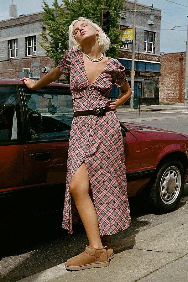Kimchi Blue Ioni Plunging Puff Sleeve Midi Dress Womens at Urban Outfitters Product Image