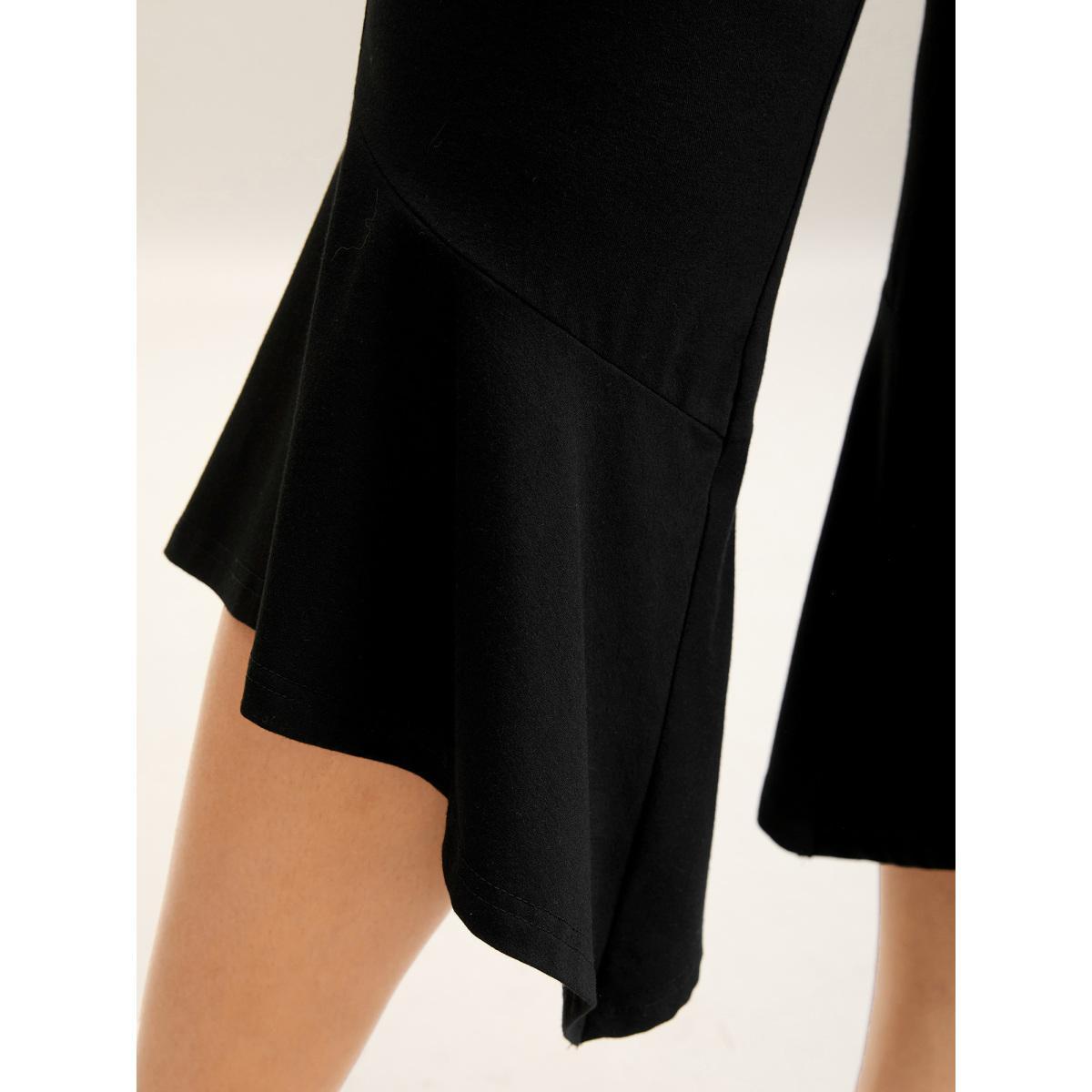 Plus Size Stretchy Ruffled Hem Cropped Pants Women Black Casual Bodycon Mid Rise Everyday-Casual Pants BloomChic 28/5X Product Image