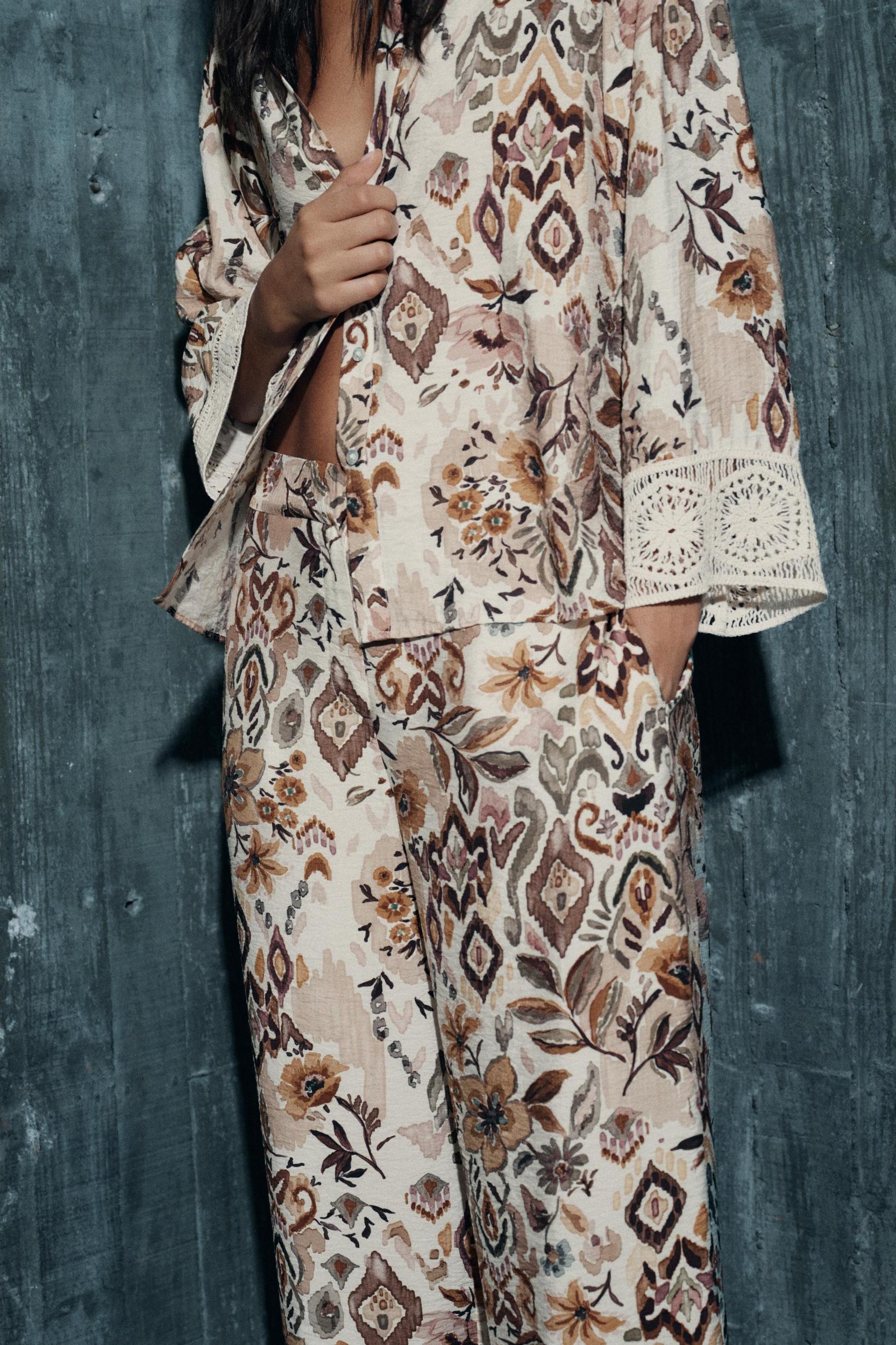 PRINTED GUIPURE CUFF SHIRT Product Image