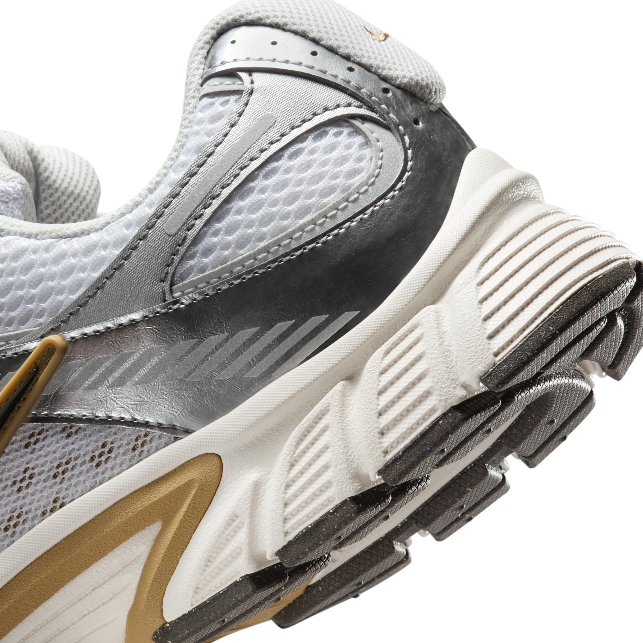 Nike Men's V5 RNR Shoes Product Image
