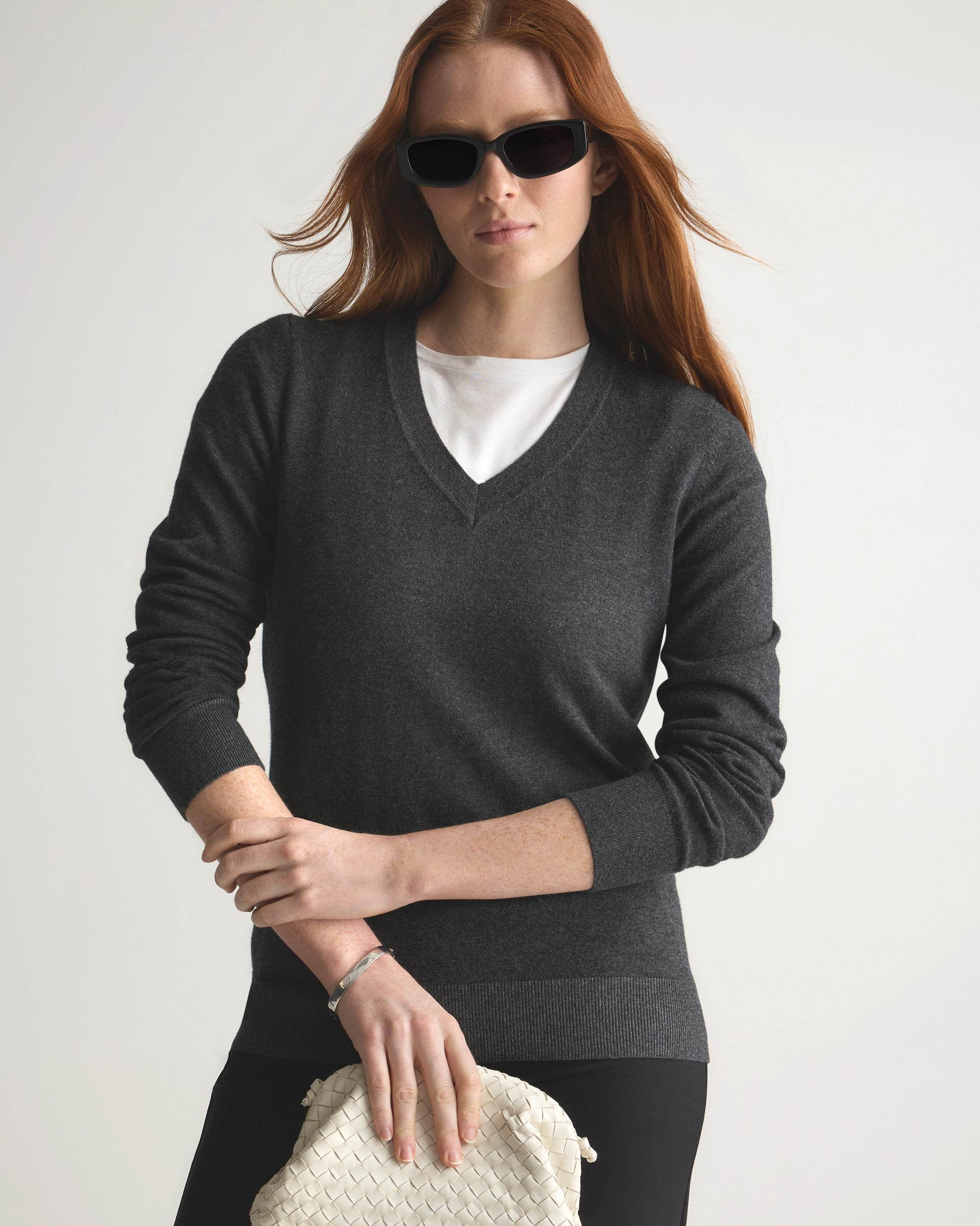Quince | Women's Lightweight Cotton Cashmere V-Neck Sweater Size XS, Organic Cotton Product Image