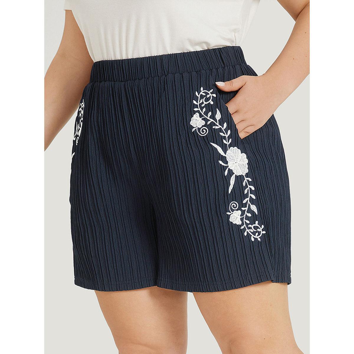 Plus Size Floral Embroidered Textured Stretchy Waist Shorts Women Midnight Casual Bodycon Everyday-Casual Shorts BloomChic 26/4X Product Image