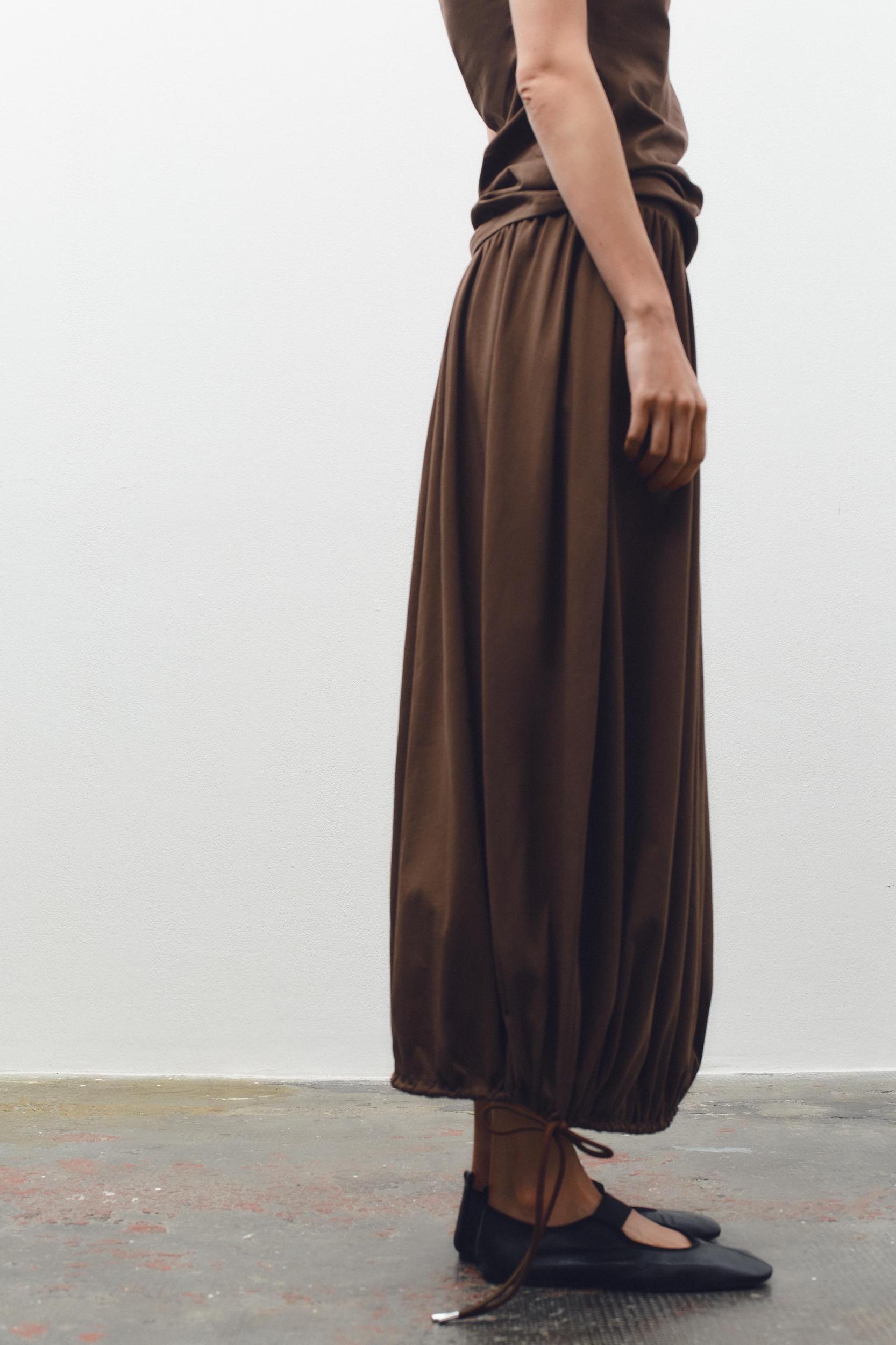 BALLOON MIDI SKIRT Product Image