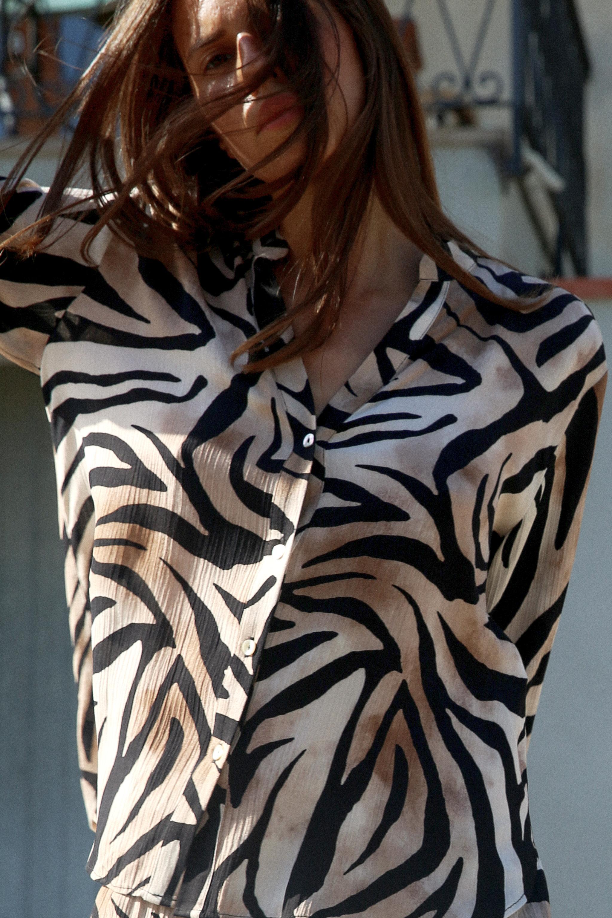 WIDE LEG ANIMAL PRINT PANTS Product Image