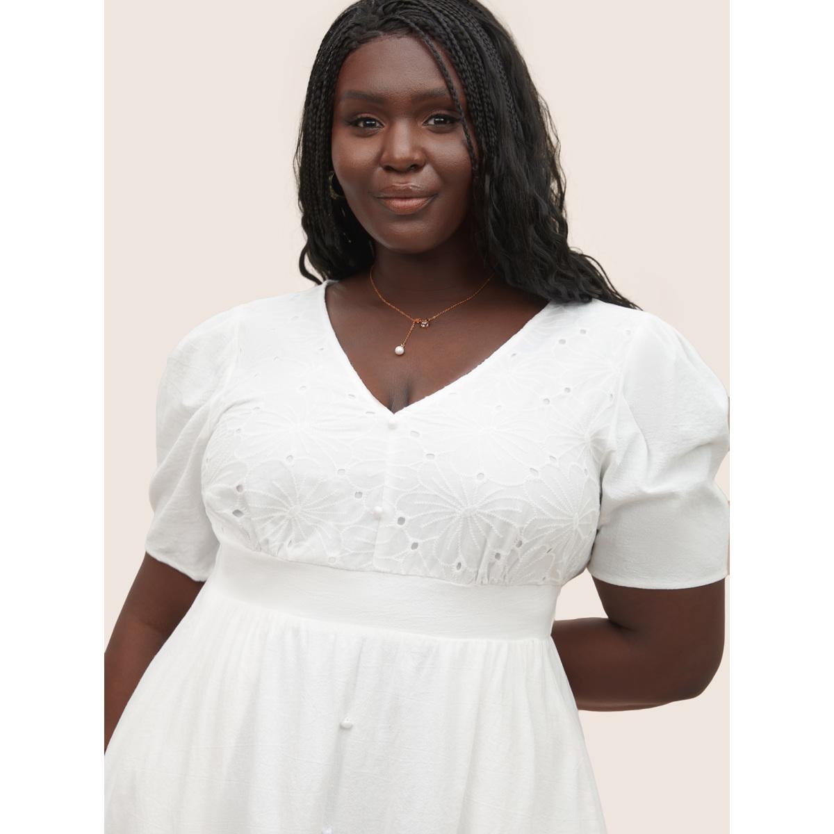 Plus Size Plain Button Detail Cut Out Puff Sleeve Dress White Women Resort Non V-neck Short sleeve Curvy Midi Dress BloomChic 22-24/3X Product Image