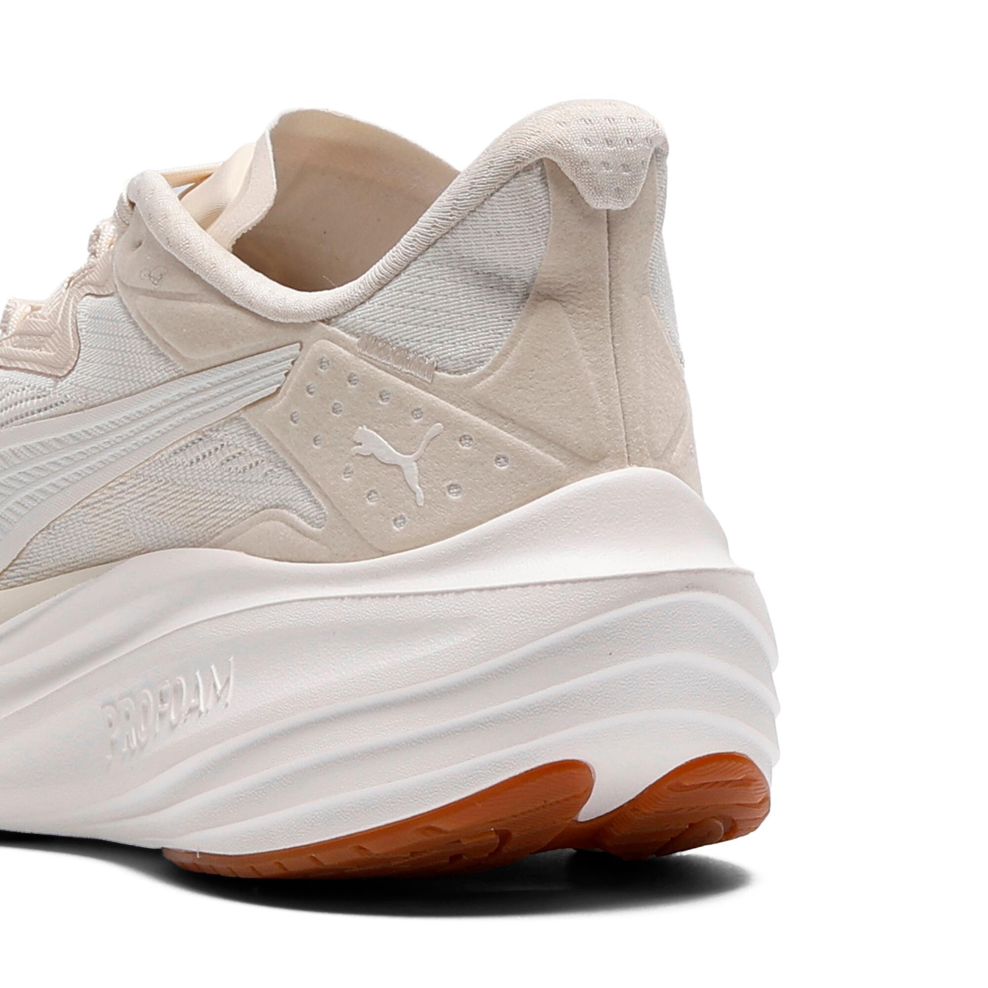 PUMA Darter Pro Tech Sneakers Women in Alpine Snow/Warm White Product Image