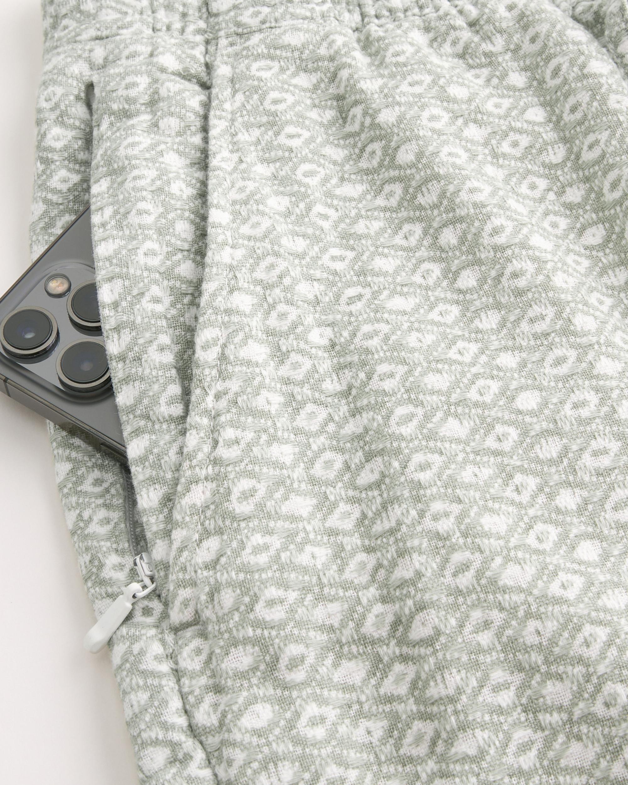 Flex-Waist Linen-Blend Pull-On Shorts 8” Product Image