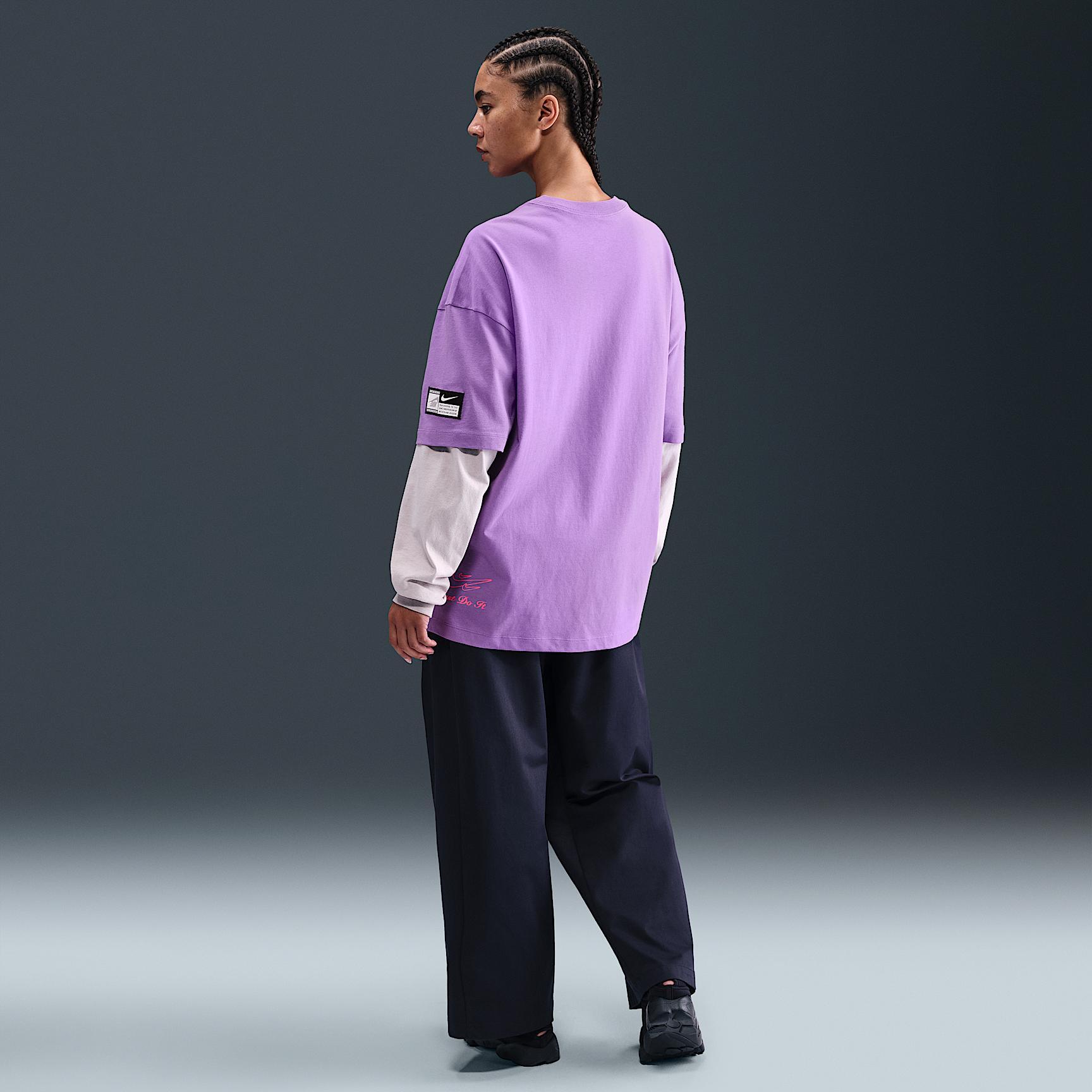 Nike Sportswear Women's Oversized Graphic T-Shirt Product Image