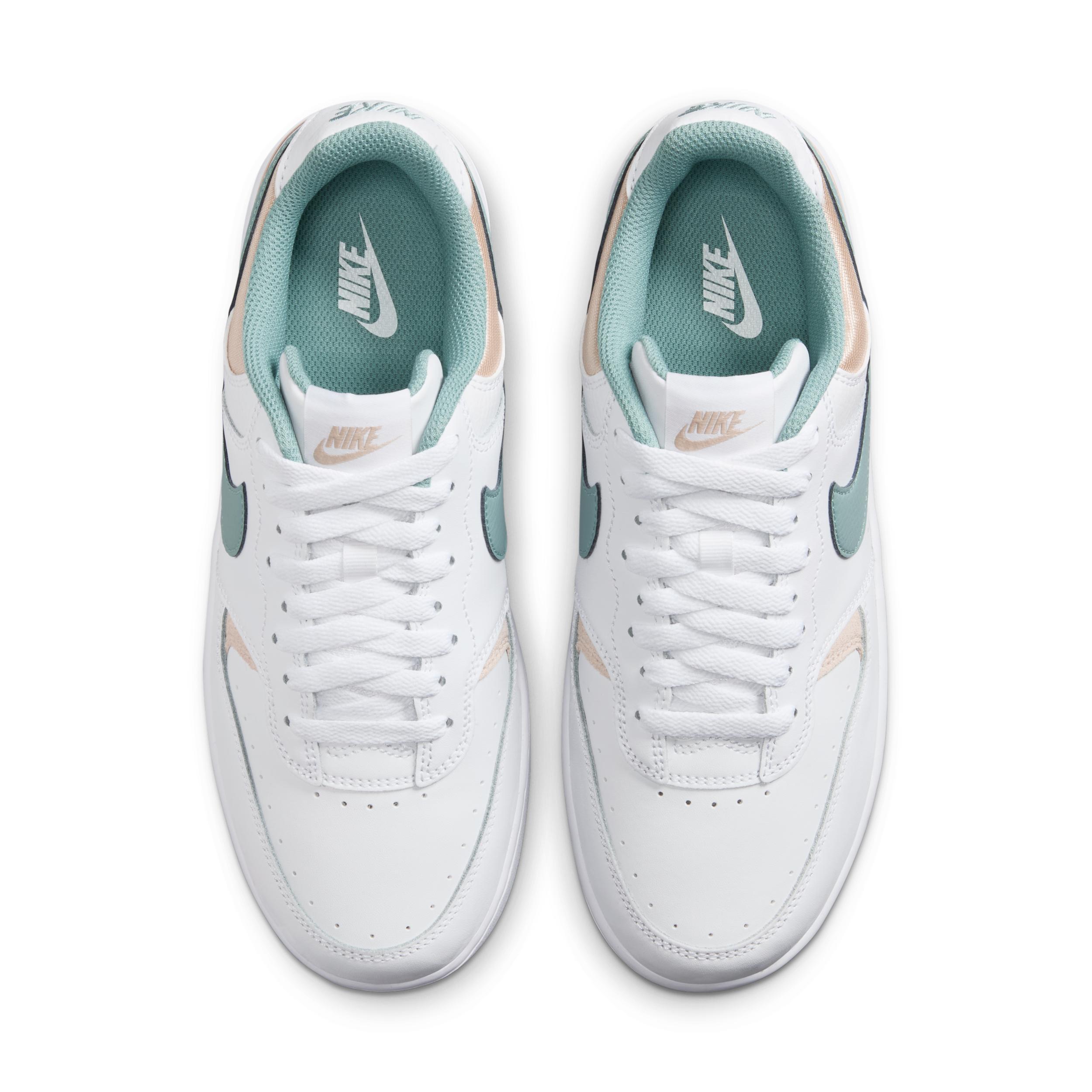 Nike Women's Gamma Force Shoes Product Image