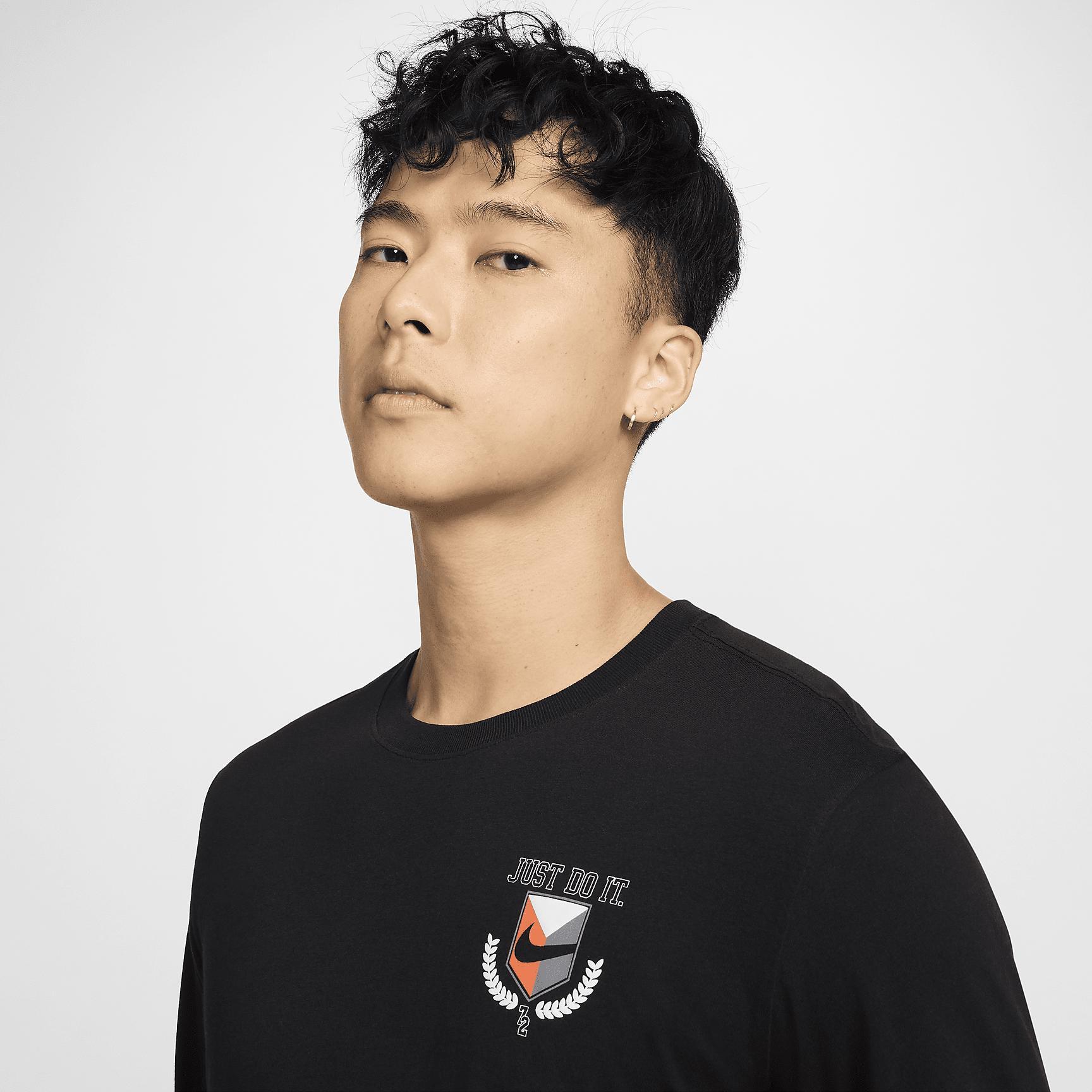 Nike Sportswear Men's Long-Sleeve T-Shirt Product Image