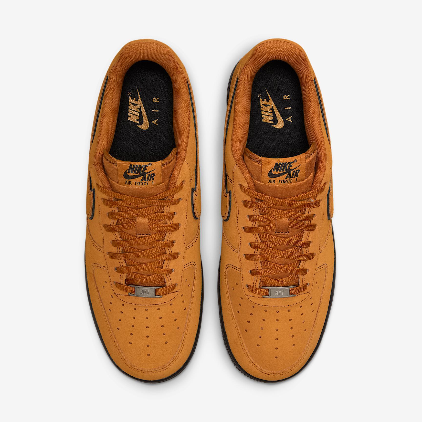 Nike Men's Air Force 1 '07 LV Shoes Product Image