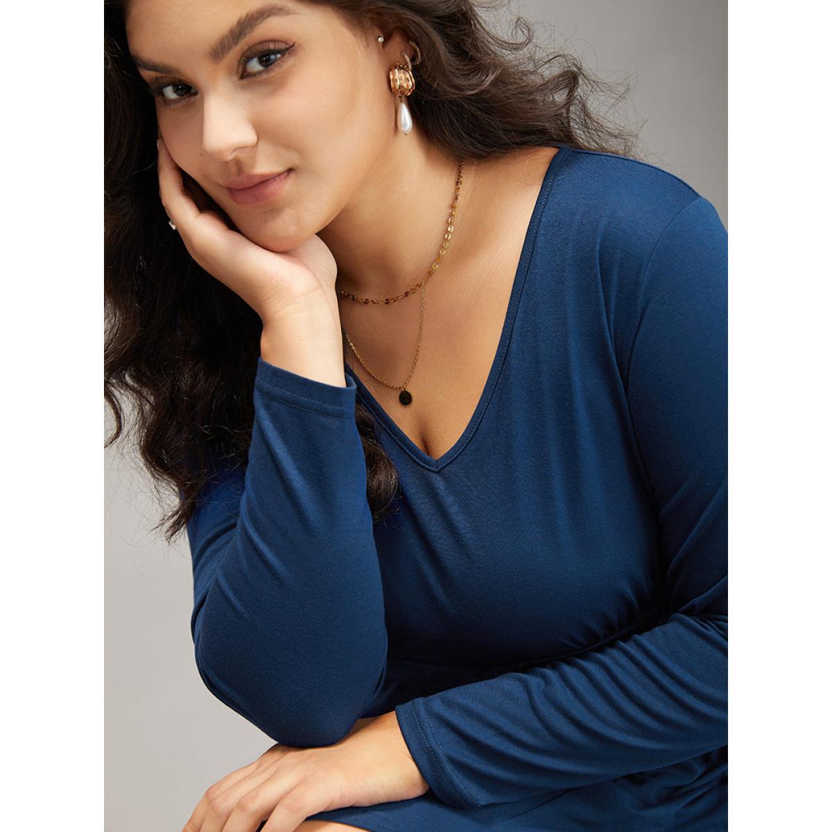 Plus Size Supersoft Essentials Ruched Split Side Dress DarkBlue Women Elegant Plain V-neck Long Sleeve Curvy Midi Dress BloomChic 12/L Product Image