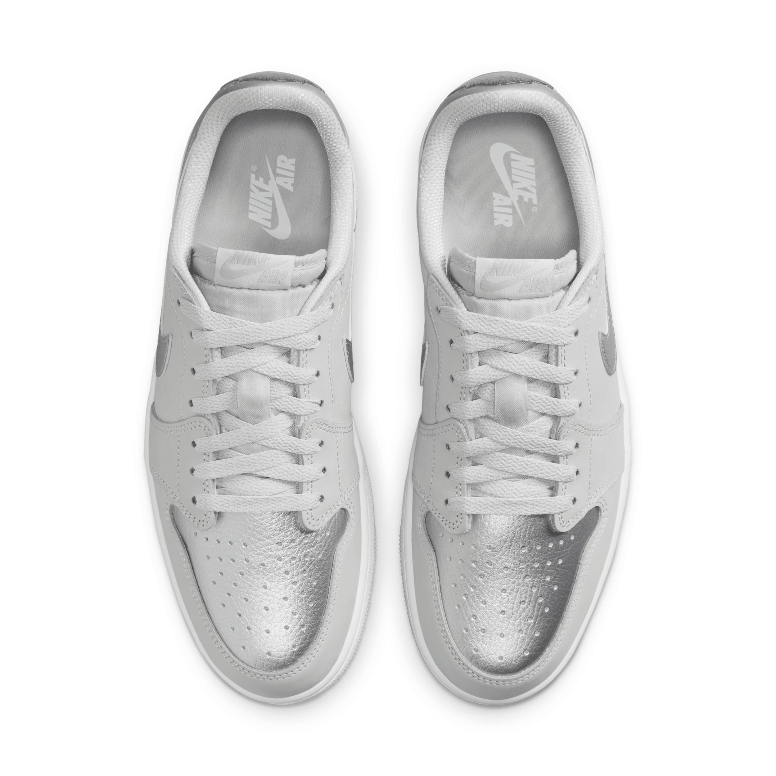 Jordan Mens Jordan Retro 1 Low OG - Mens Basketball Shoes Product Image
