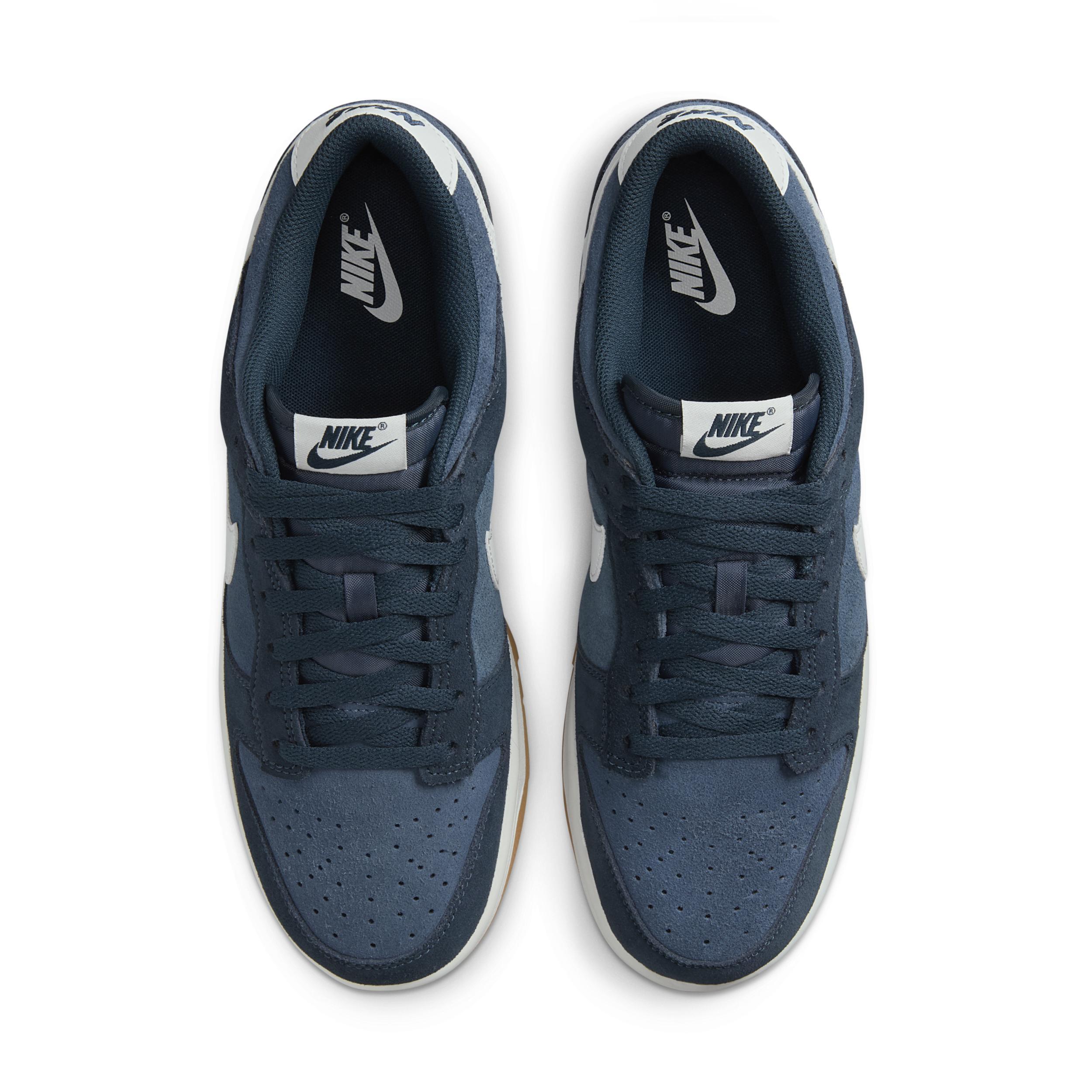 Nike Mens Nike Dunk Low Retro - Mens Basketball Shoes Product Image