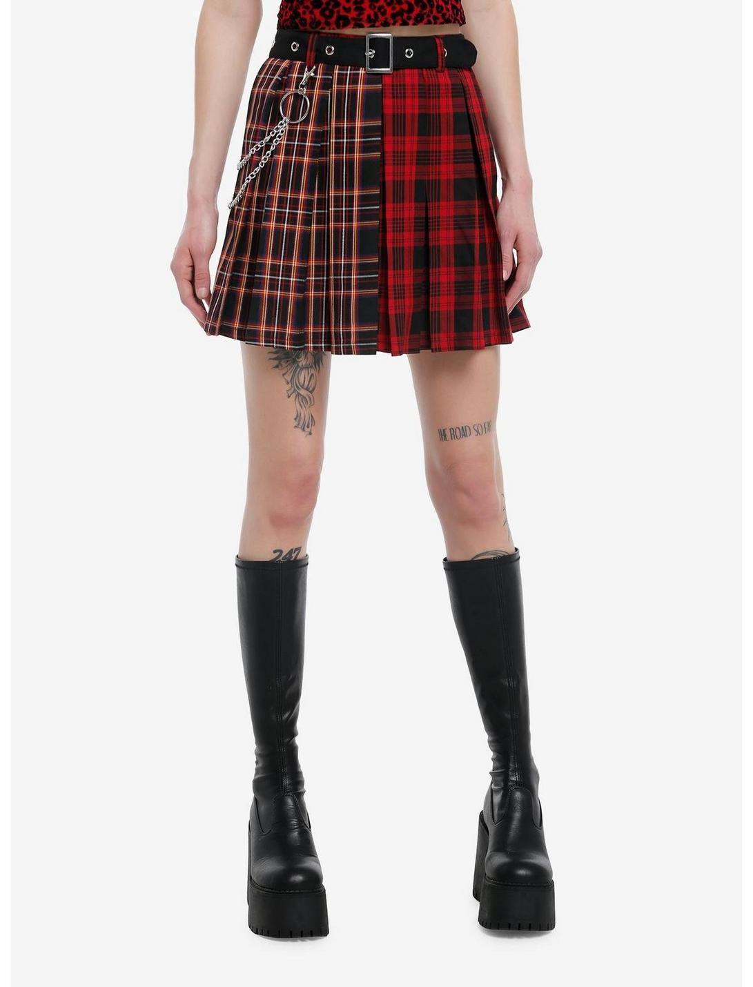 Social Collision Split Plaid Pleated Skirt With Grommet Belt & Chain Product Image