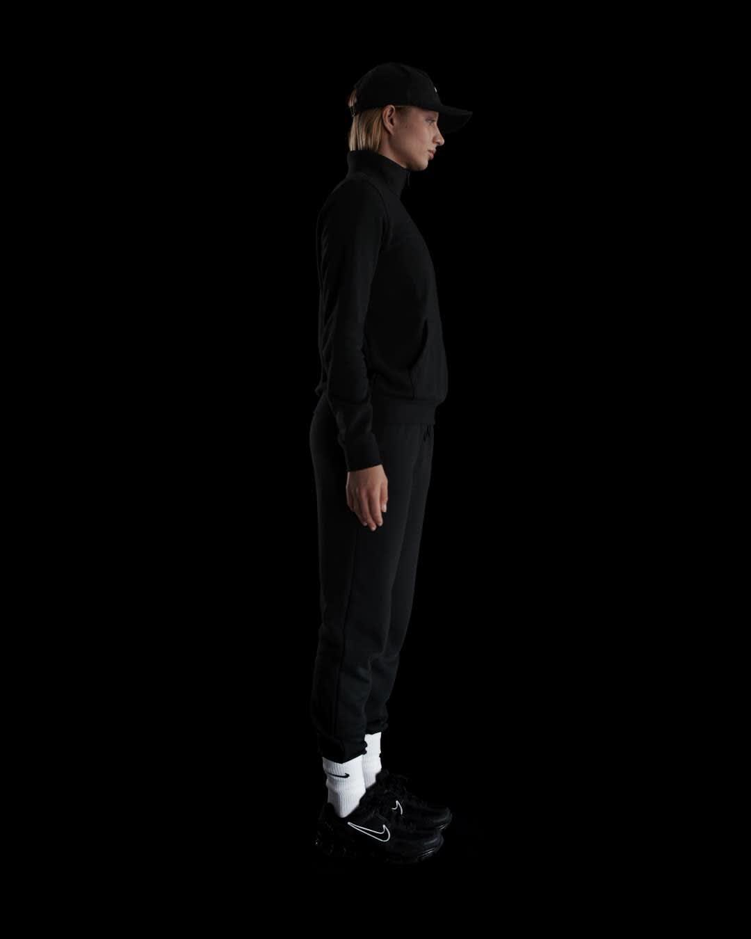 Nike Sportswear Club Fleece Women's Mock-Neck 1/2-Zip Graphic Top Product Image