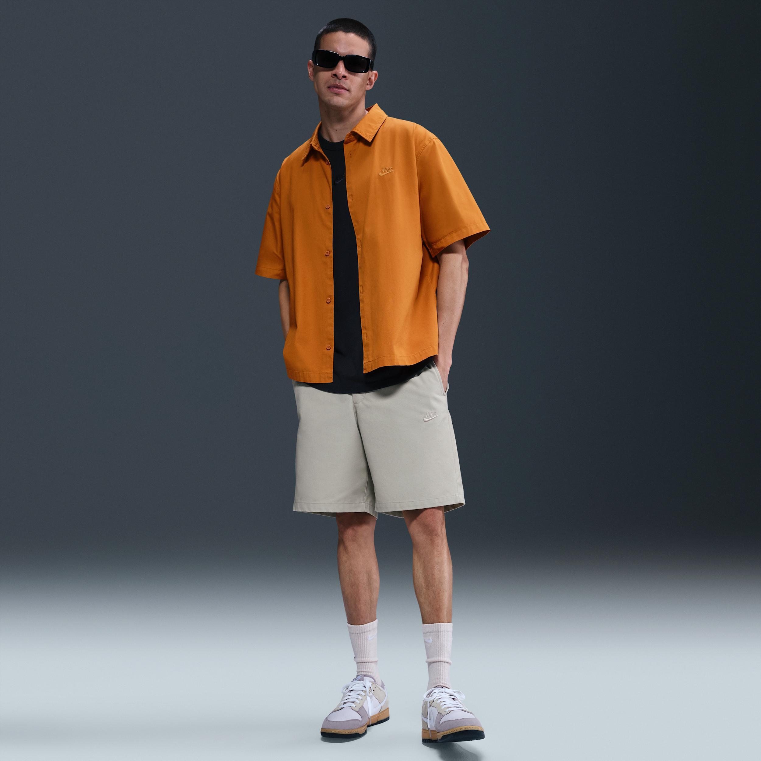 Nike Club Men's Short-Sleeve Button-Down Shirt Product Image