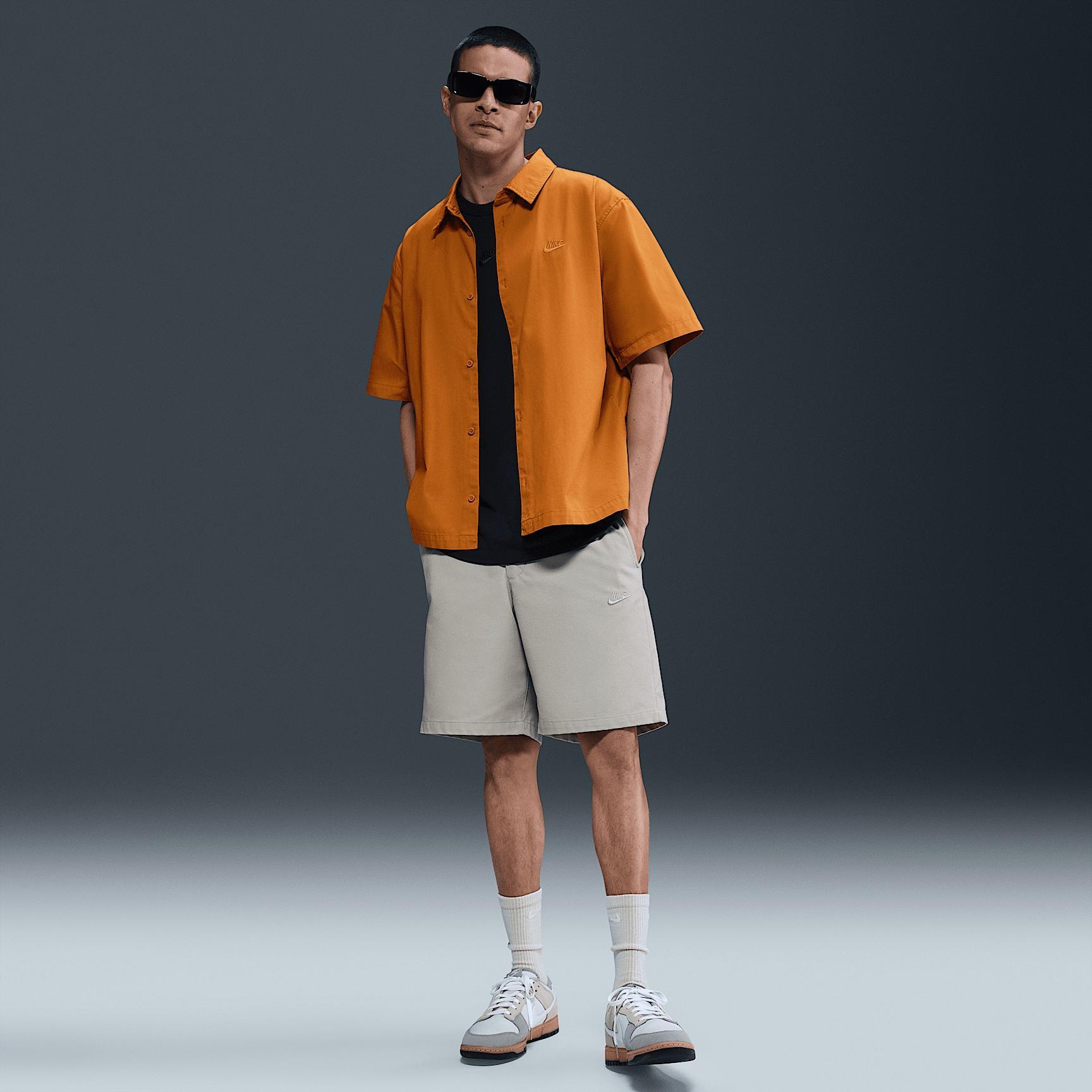 Nike Club Men's Short-Sleeve Button-Down Shirt Product Image
