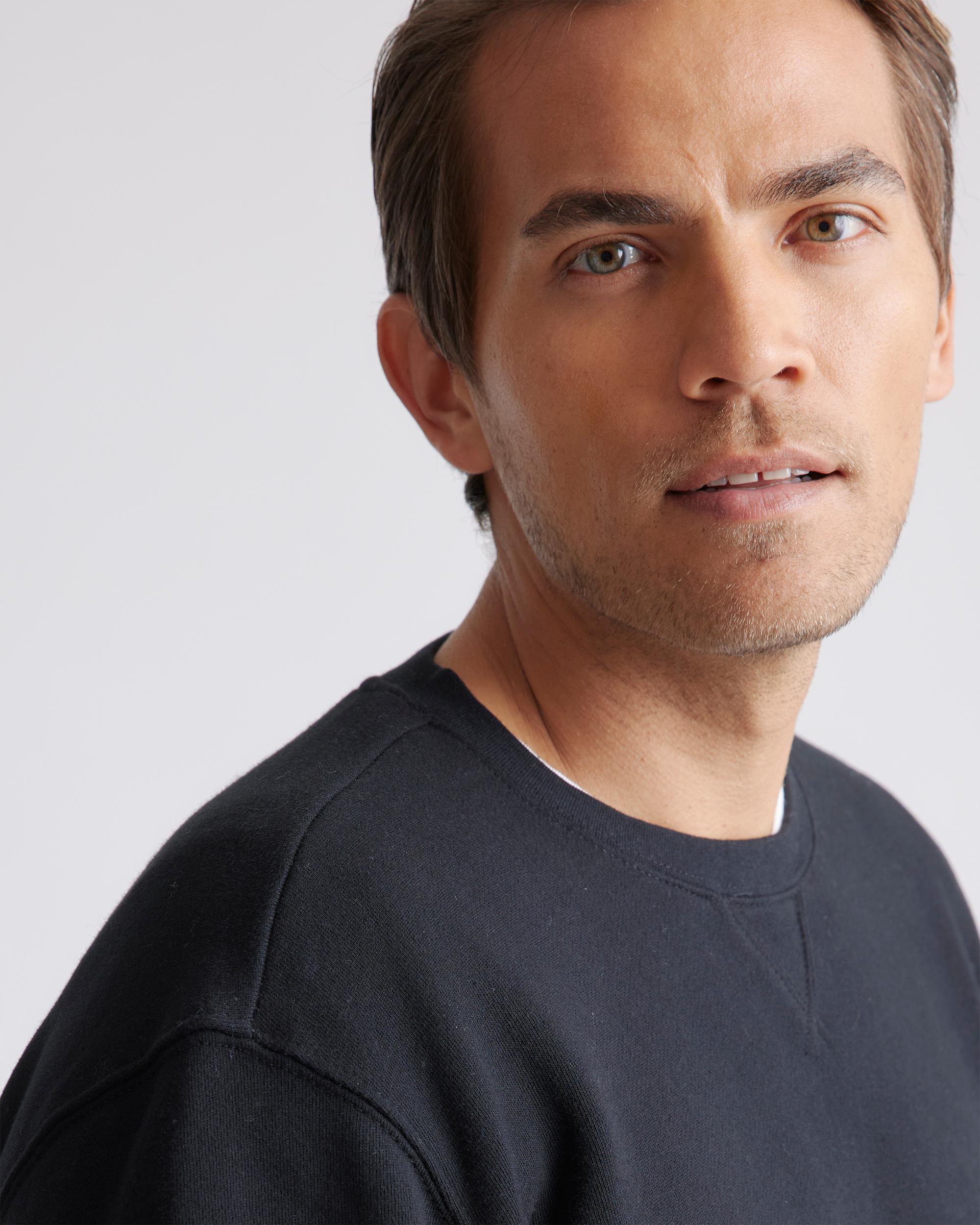 Quince | Men's Heavyweight Fleece Crew Sweatshirt in Blackmall, Organic Cotton Product Image