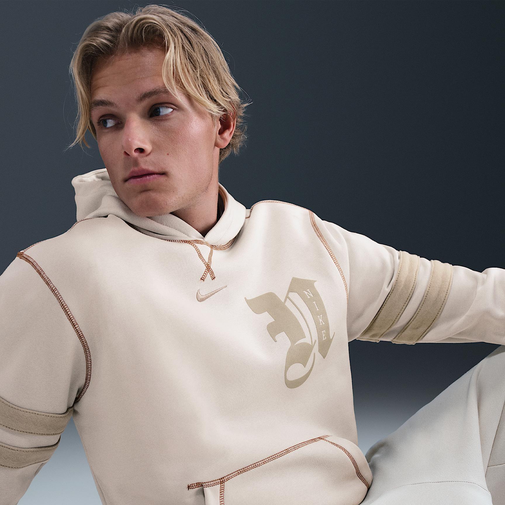 Nike Club Men's Fleece Pullover Hoodie Product Image