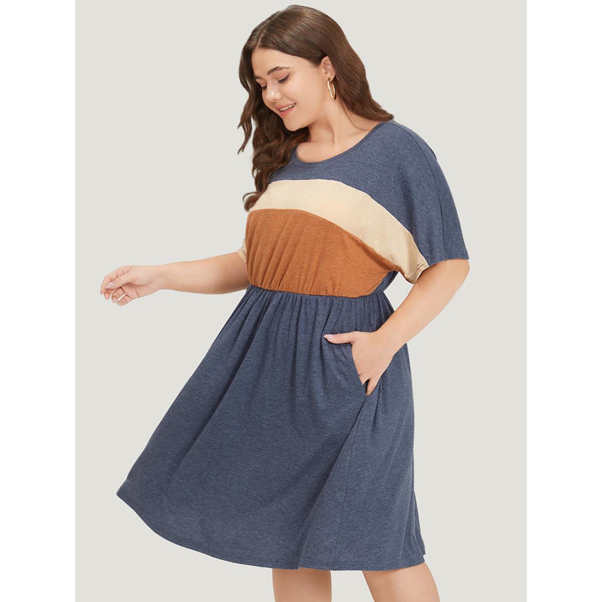 Plus Size Supersoft Essentials Contrast Pocket Gathered Elastic Waist Dress DarkBlue Women Casual Plain Round Neck Short sleeve Curvy Midi Dress BloomChic 26/4X Product Image