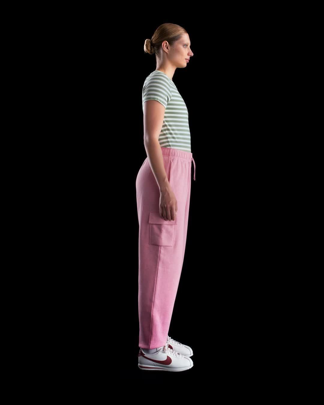Nike Sportswear Club Fleece Women's Mid-Rise Oversized Cargo Sweatpants Product Image