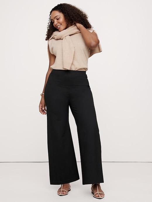 Wide-Leg Everywhere Ponte Cropped Pant Product Image