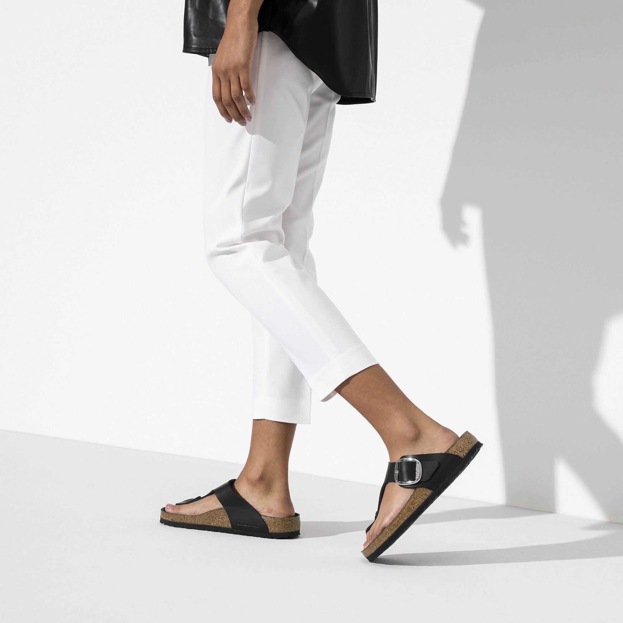 Gizeh Big Buckle Oiled Leather Black Product Image