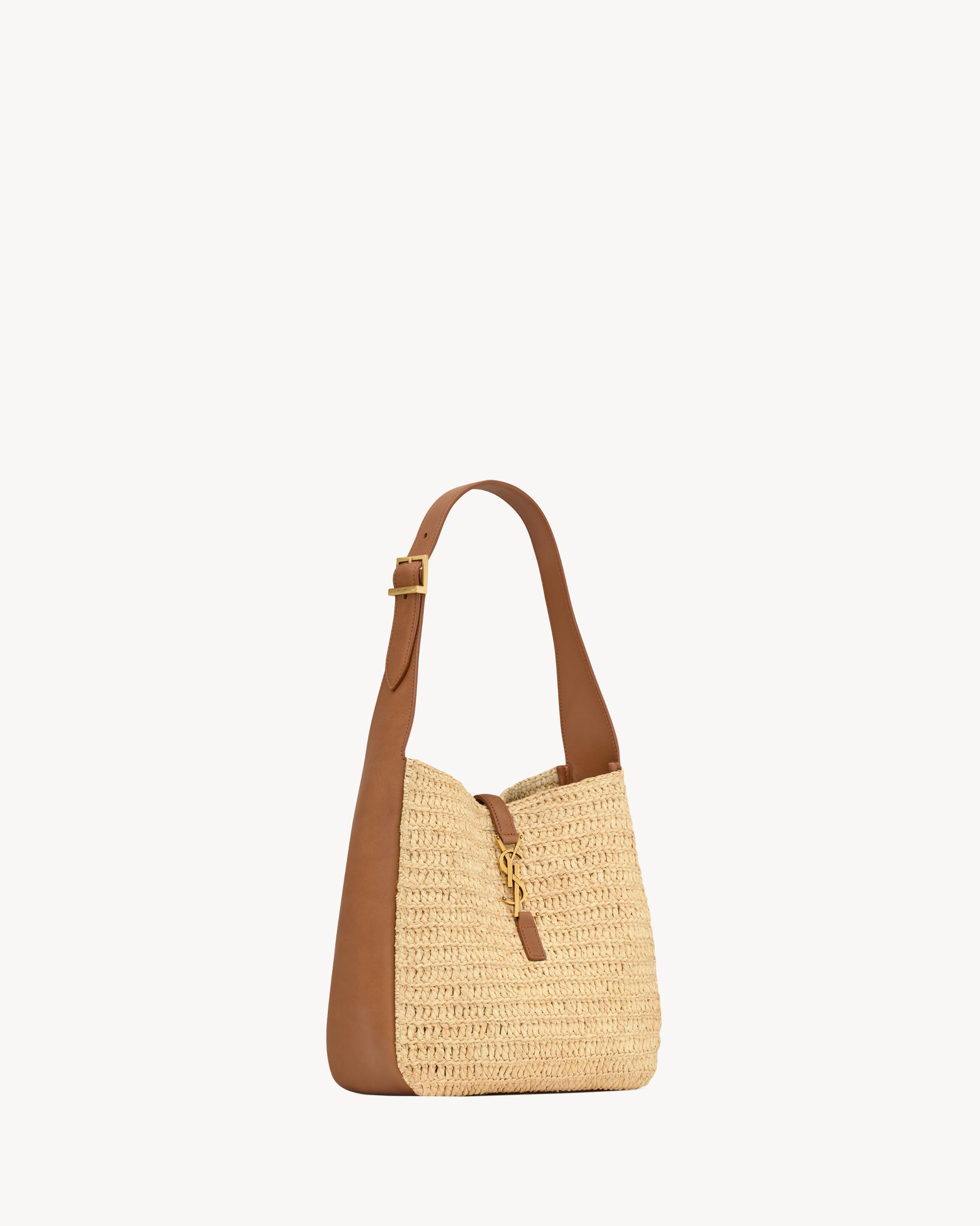 LE 5 À 7 supple small in raffia and leather Product Image