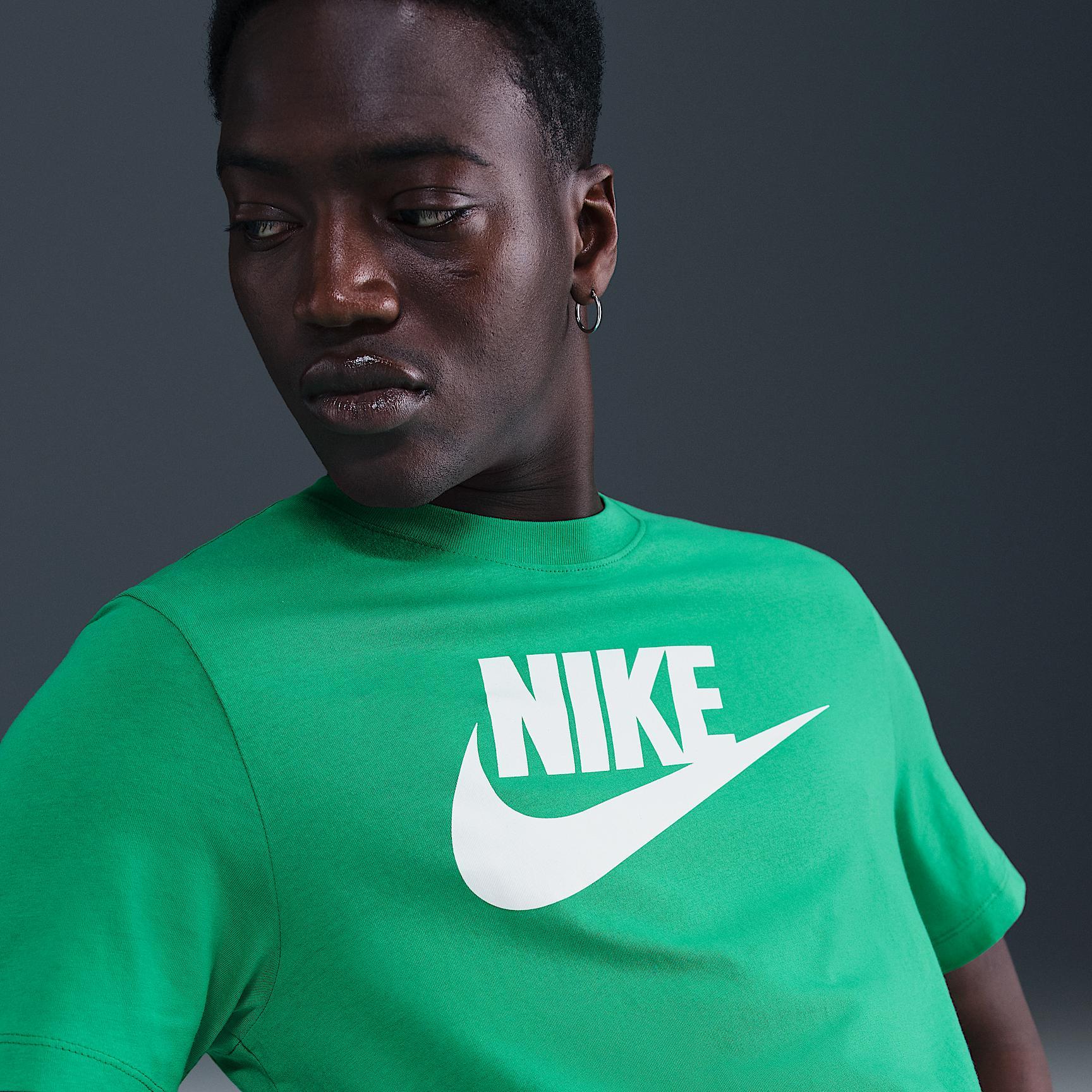 Nike Sportswear Men's T-Shirt Product Image