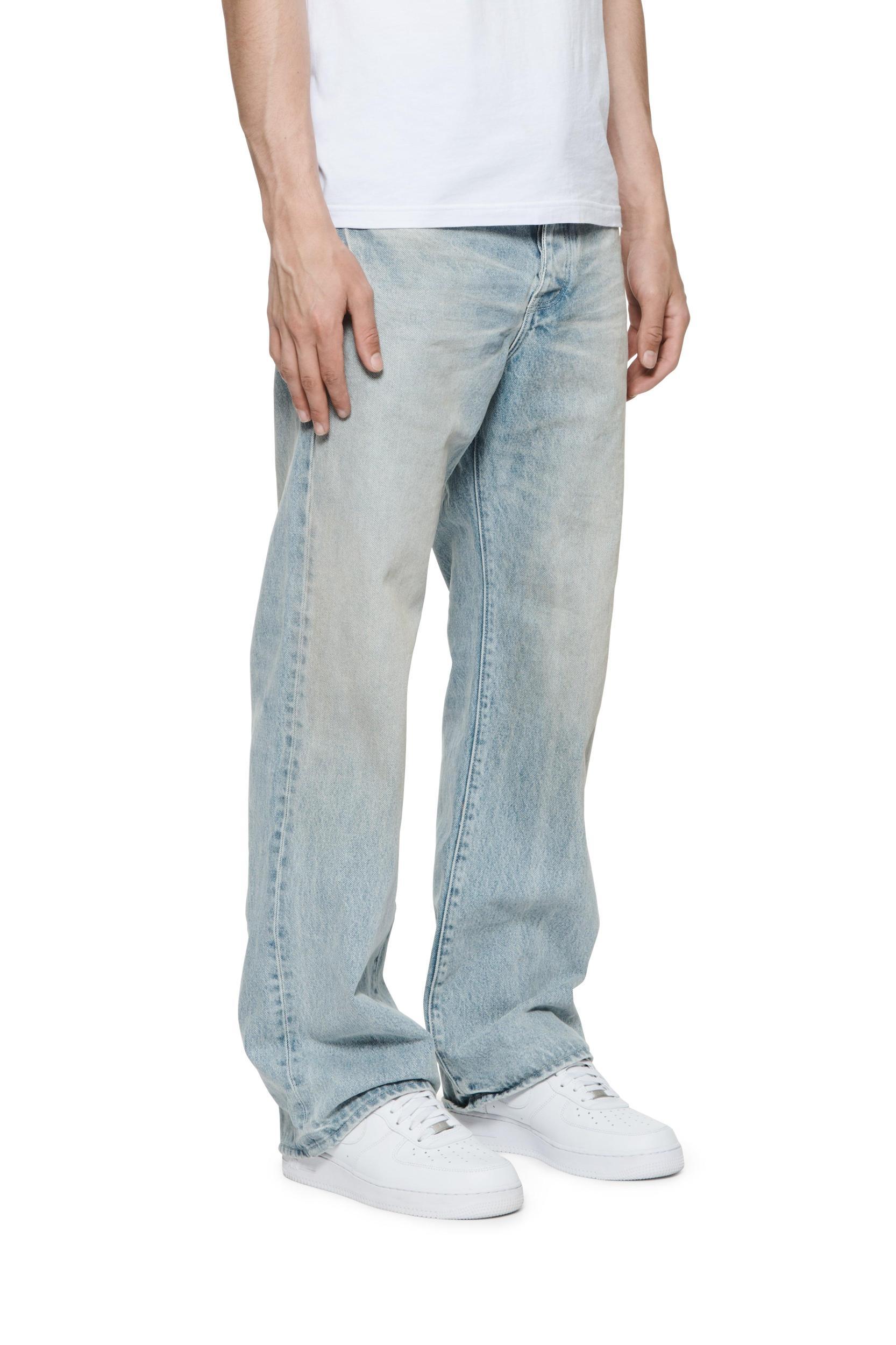 P018 Worn Light Indigo Baggy Jeans Male Product Image