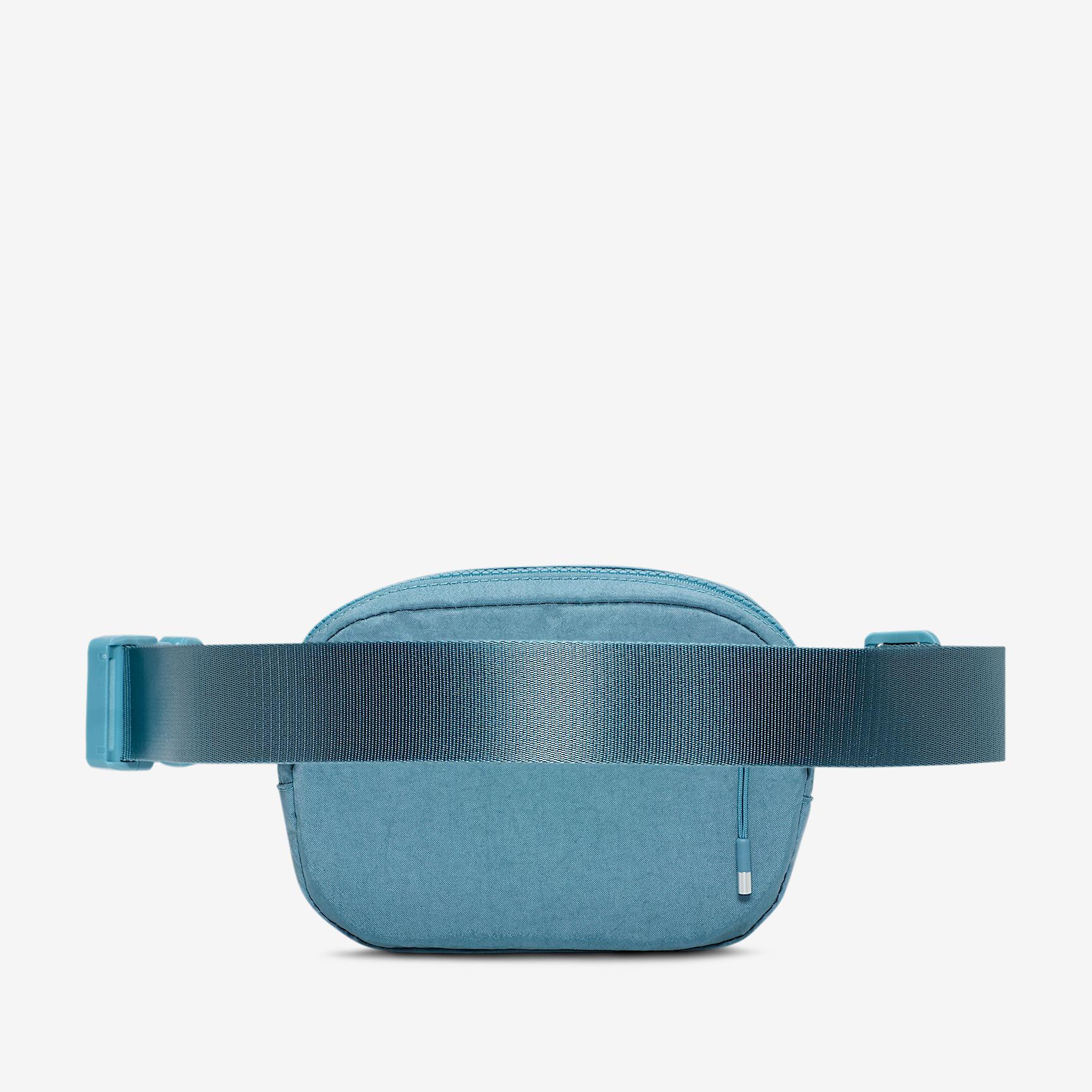 Nike Aura Crossbody Bag (2L) Product Image