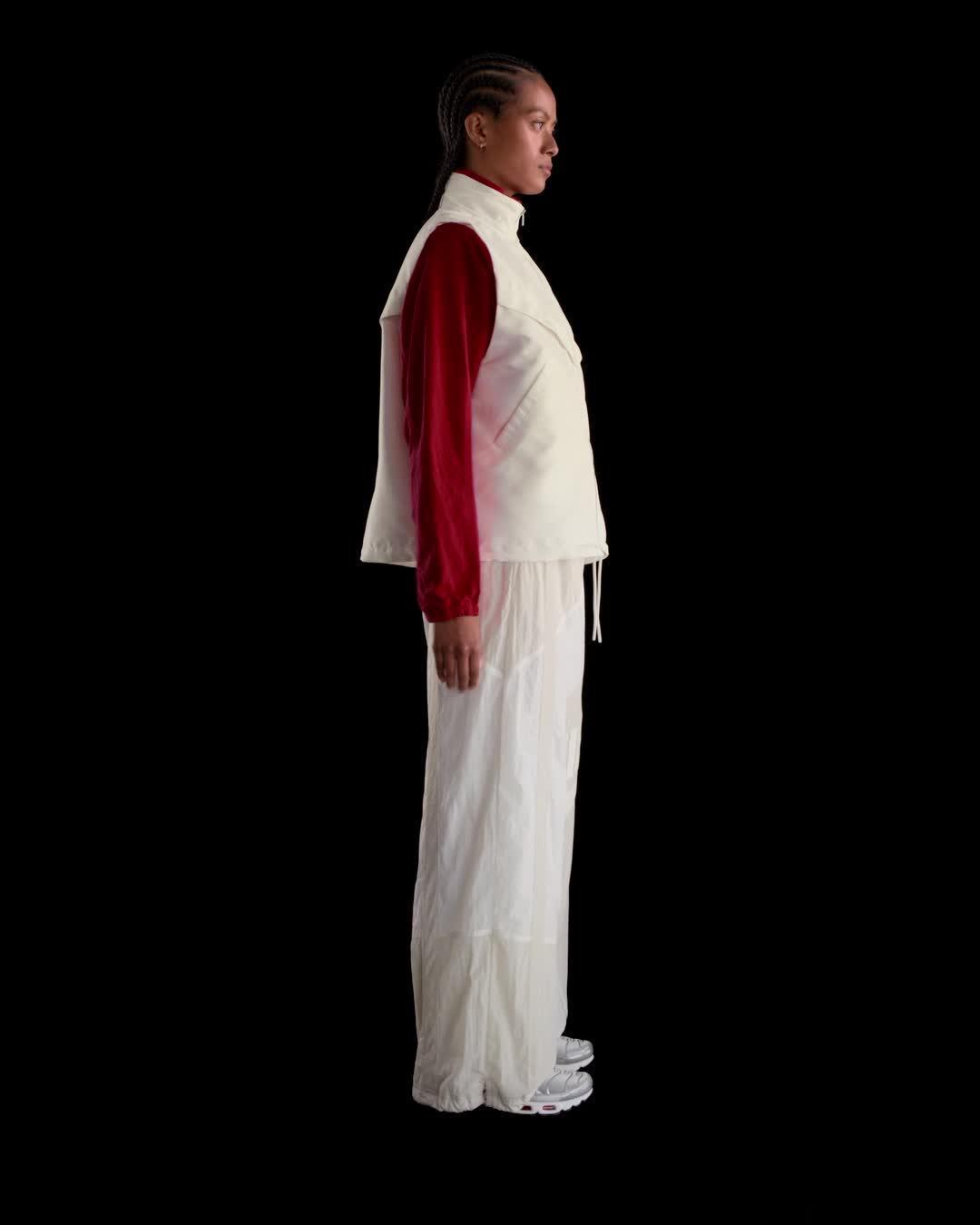 Nike Sportswear Windrunner Women's Shine Vest Product Image