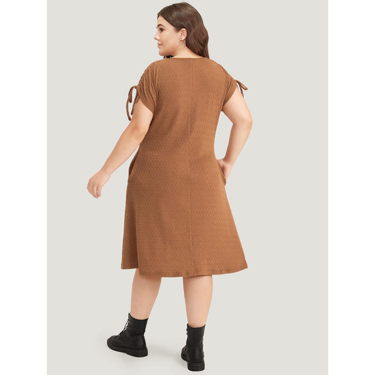 Plus Size Solid O Ring Zipper Pocket Drawstring Dolman Sleeve Dress Bronze Women Casual Texture V-neck Short sleeve Curvy Midi Dress BloomChic 30/6X Product Image