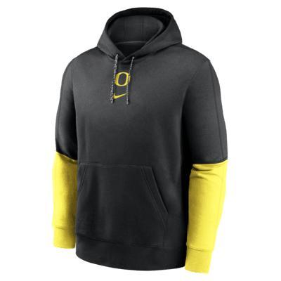 Oregon Ducks Sideline Team Issue Club Nike Men's College Pullover Hoodie Product Image