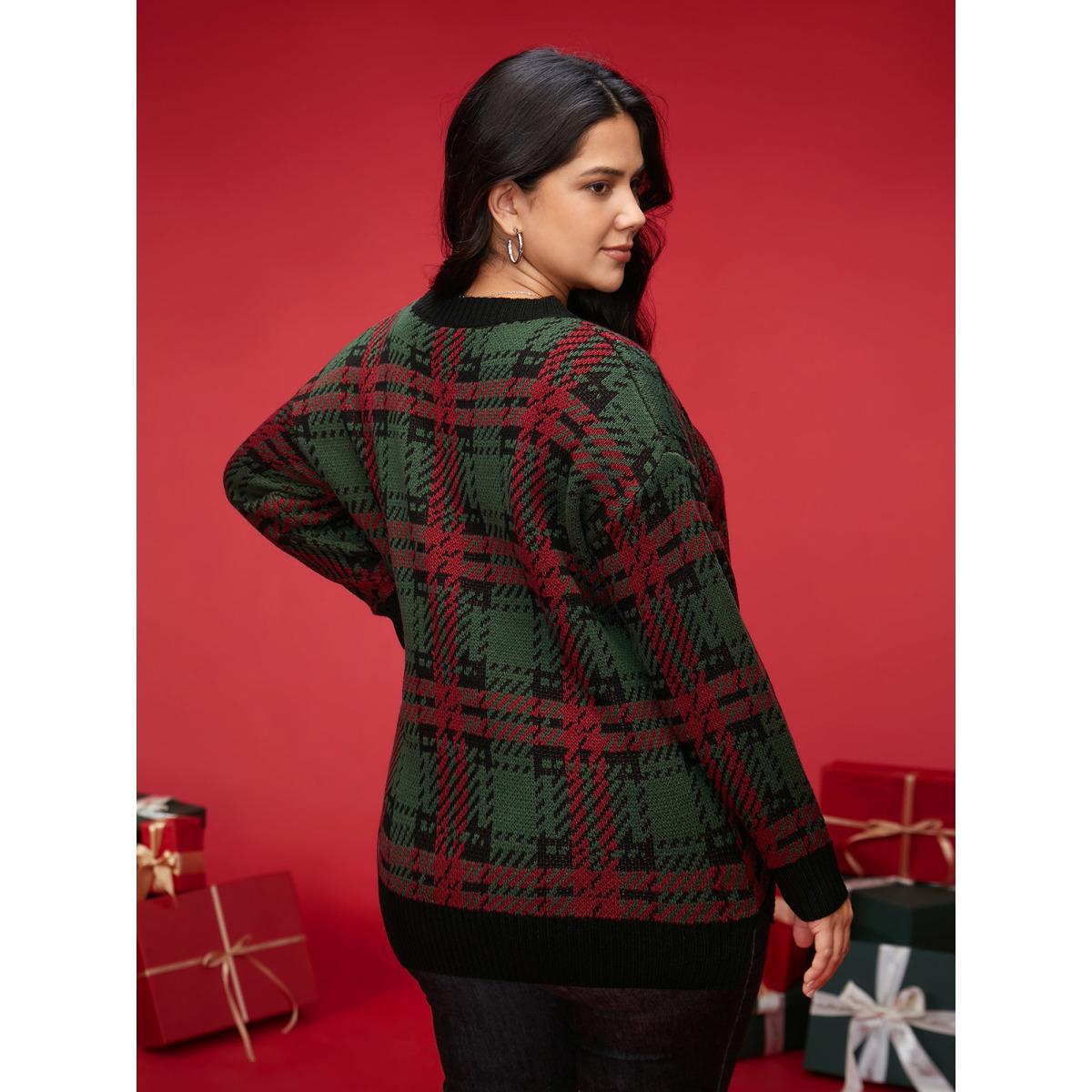 Plus Size Jacquard Plaid Contrast Hemline Pullover DarkGreen Women Casual Loose Long Sleeve Round Neck Everyday Pullovers BloomChic 22-24/3X Product Image