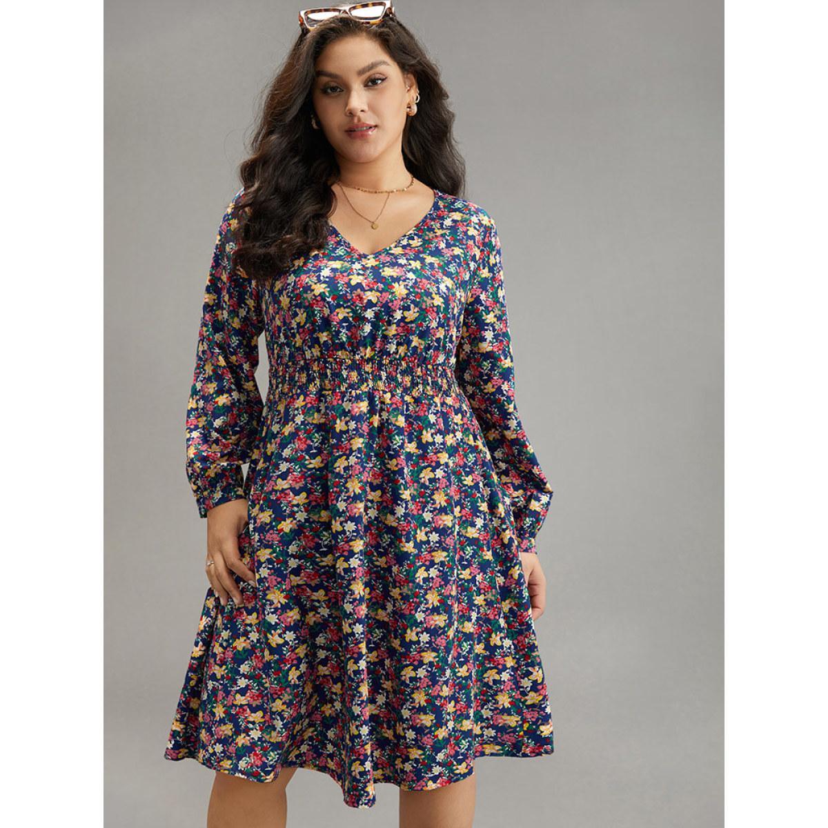 Plus Size Ditsy Floral Shirred Knee Dress DarkBlue Women Elegant Printed V-neck Long Sleeve Curvy Knee Dress BloomChic 10/M Product Image