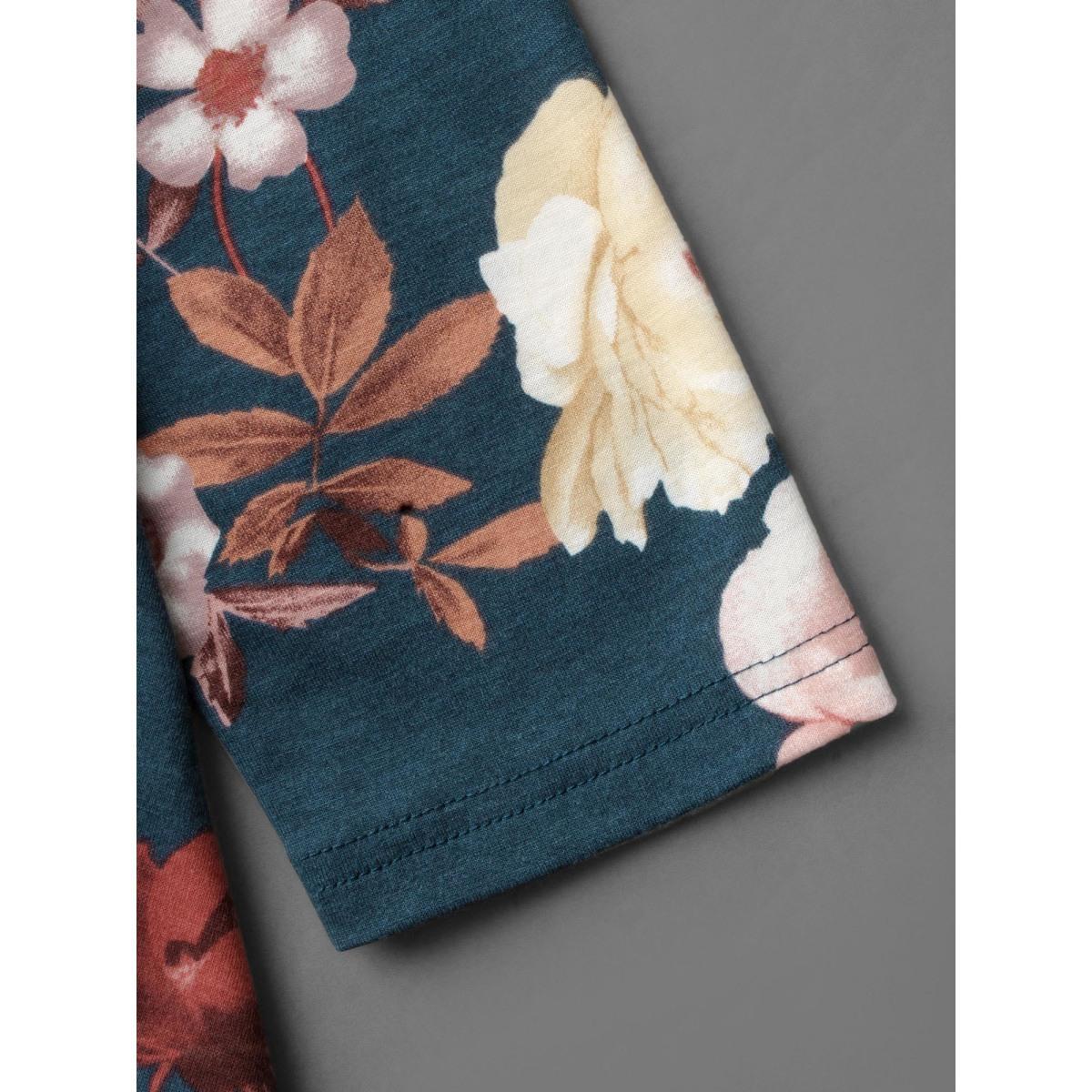 Plus Size Floral Crew Neck Twist Front T-shirt Multicolor Women Elegant Twist Natural Flowers Round Neck Everyday T-shirts BloomChic 28/5X Product Image
