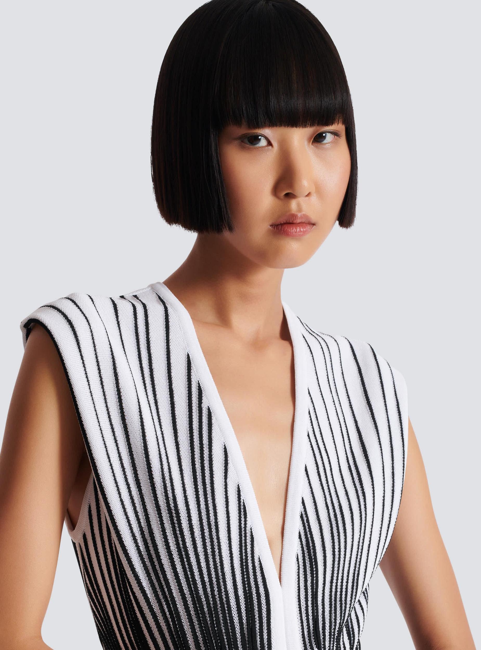 Two-tone flared knit dress Product Image