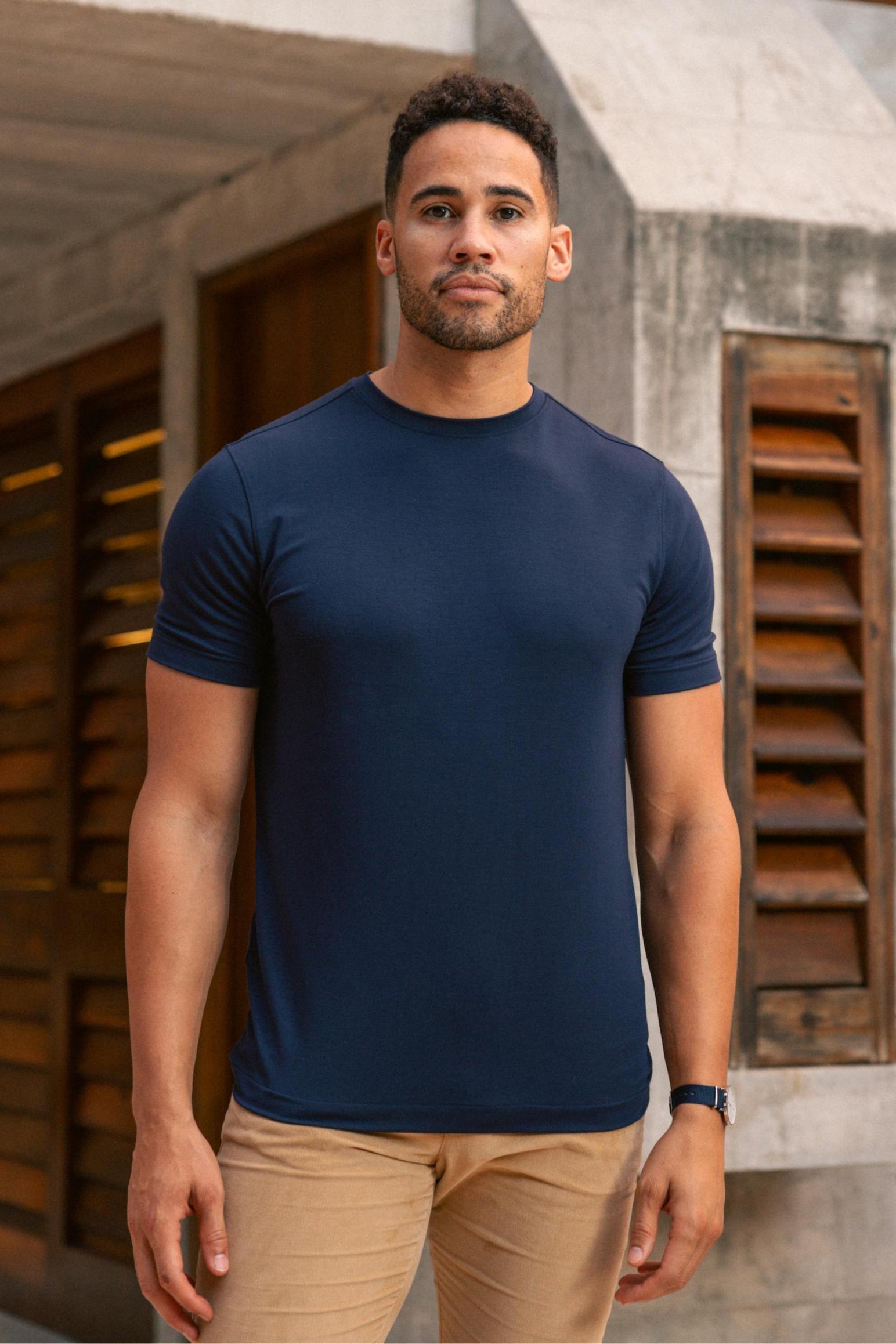 Knox T-Shirt - Navy Solid Product Image