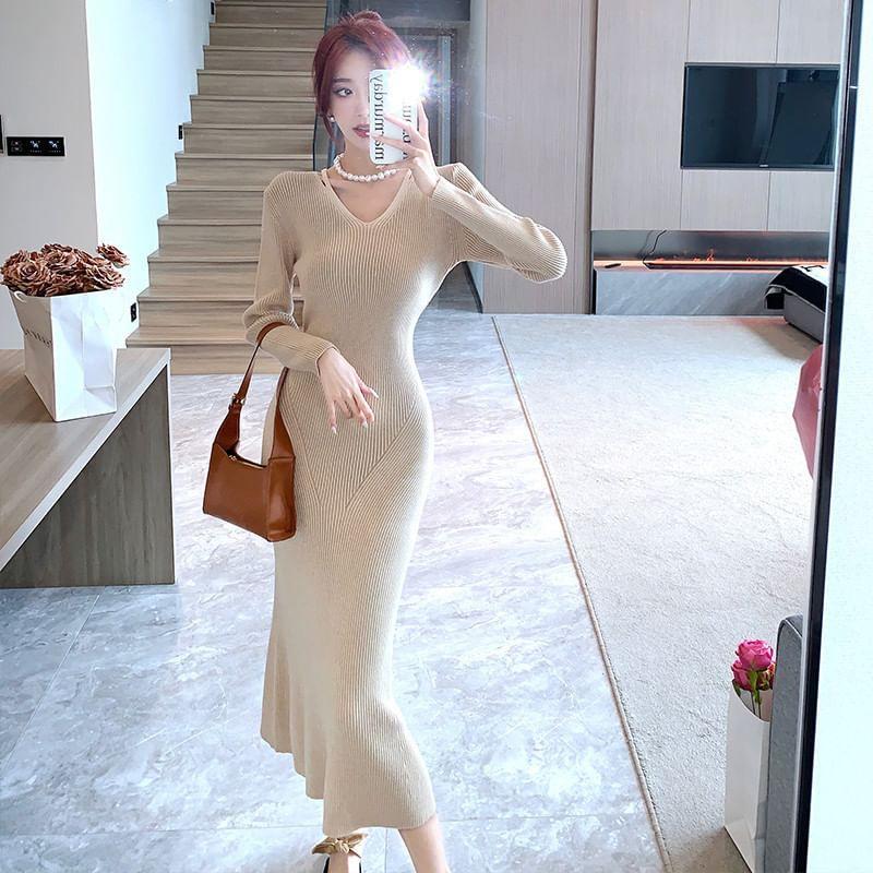 V-Neck Long Sleeve Plain Ribbed Knit Bodycon Midi Dress Product Image