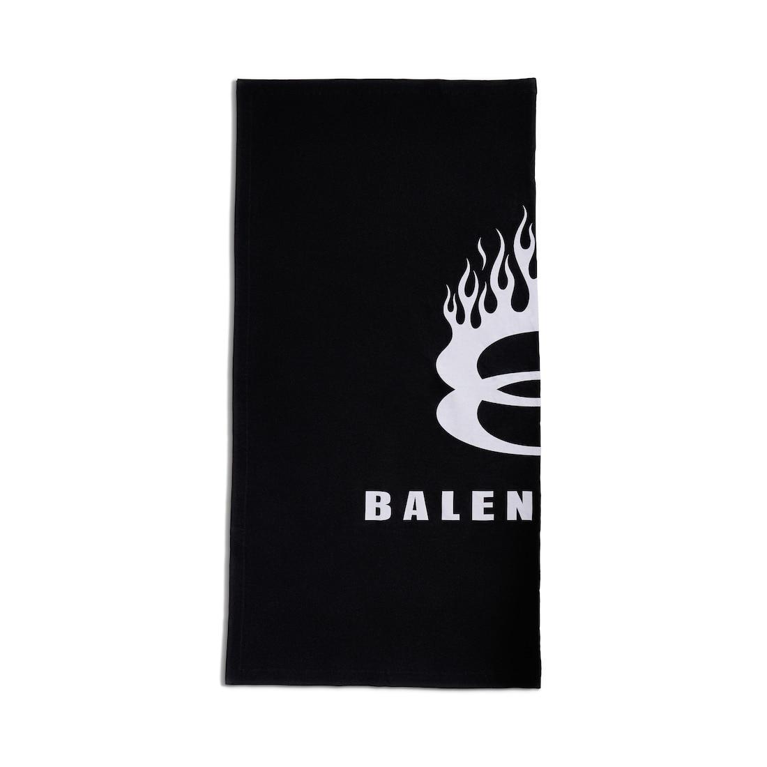 Beach Blanket in Black/white Product Image