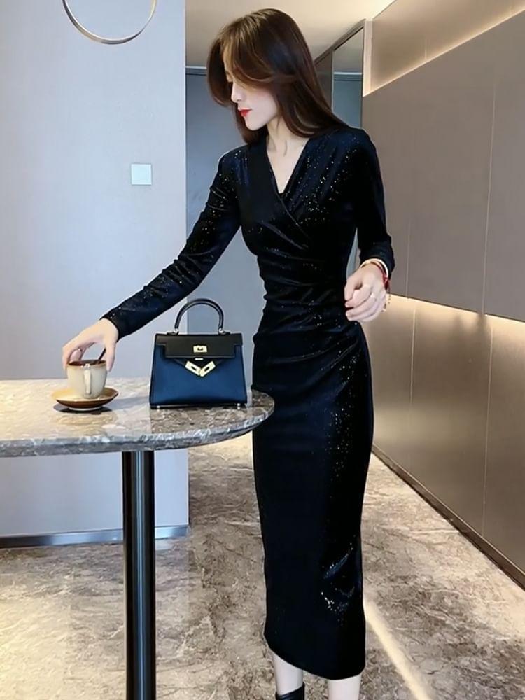 Long-Sleeve V-Neck Glitter Ruched Velvet Midi Sheath Dress Product Image
