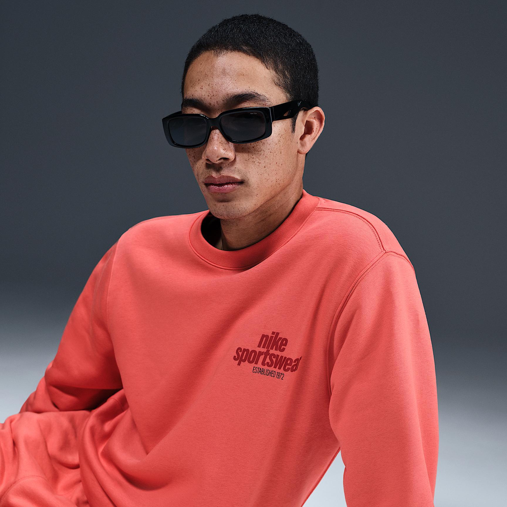 Nike Men's Club Fleece Crew Product Image