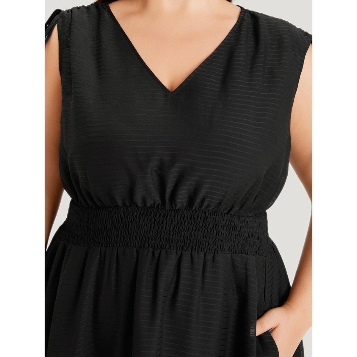 Plus Size Plain Shirred V Neck Pocket Drawstring Sleeveless Dress Black Women Elegant Texture V-neck Sleeveless Curvy Midi Dress BloomChic 22-24/3X Product Image