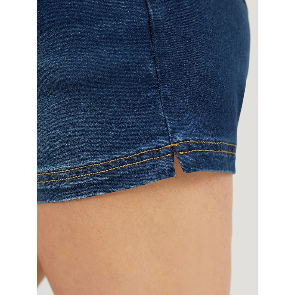 Plus Size Moderately Stretchy High Rise Dark Wash Split Hem Denim Shorts Women Midnight Medium stretch Dailywear Pocket Casual Denim Shorts BloomChic 30/6X Product Image